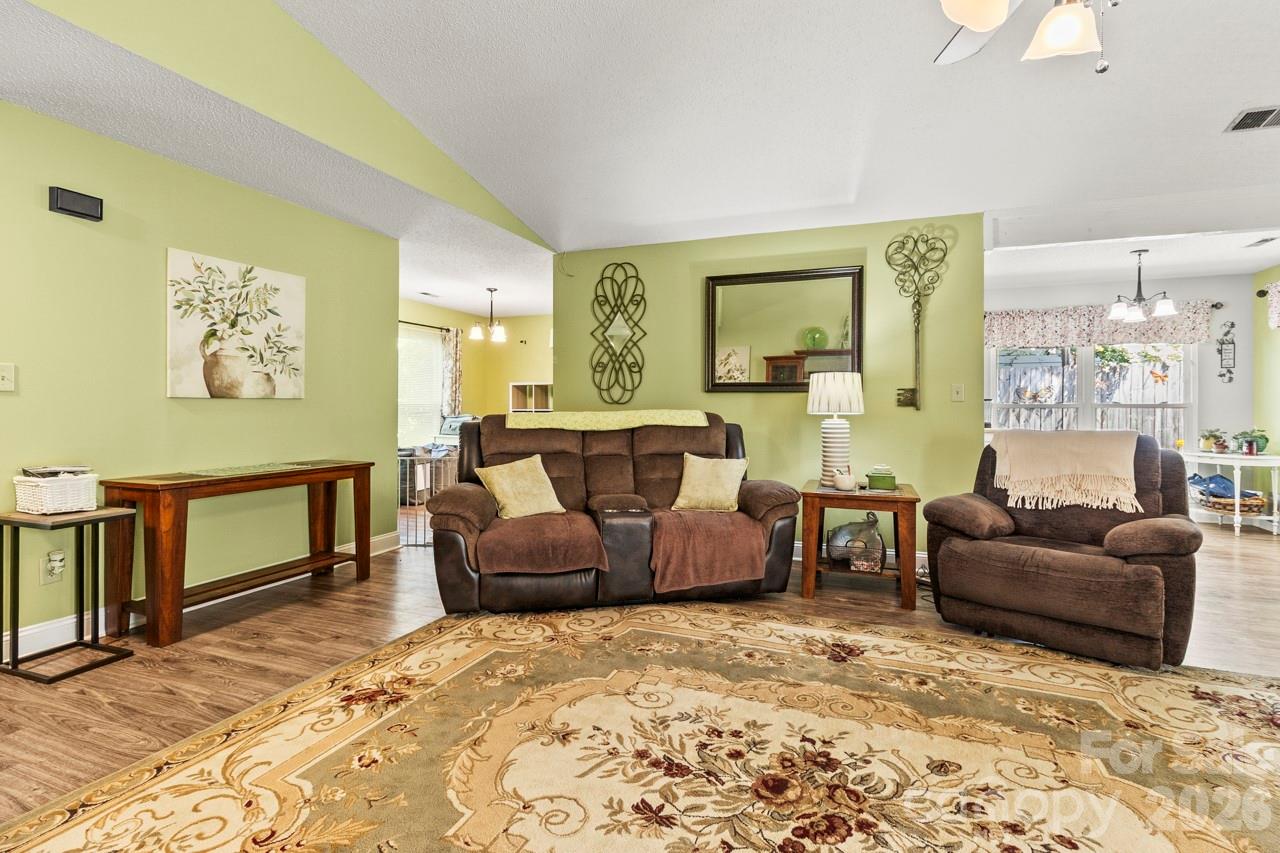 6325 Ellesmere Court — Charlotte