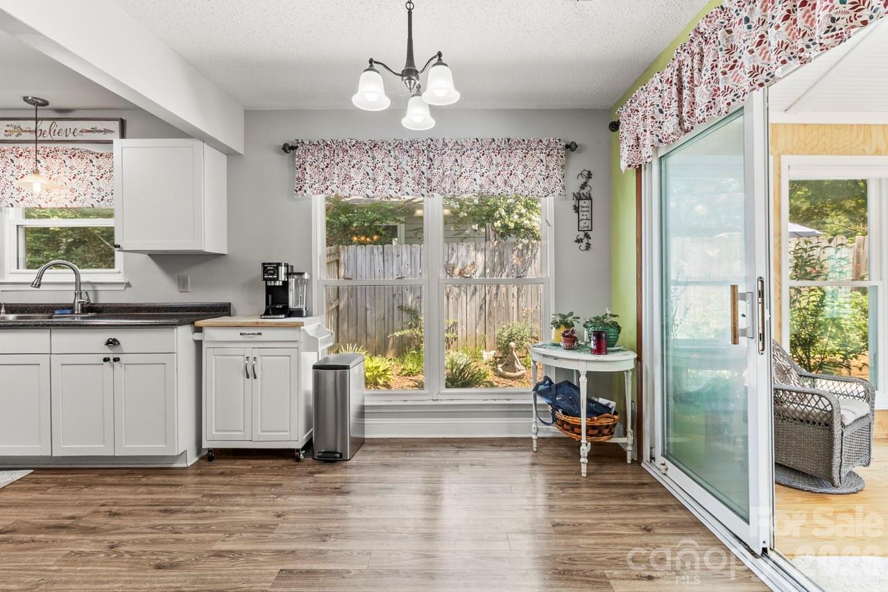 6325 Ellesmere Court — Charlotte