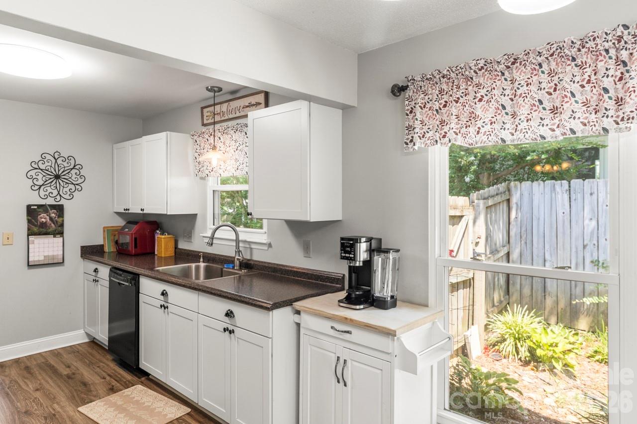 6325 Ellesmere Court — Charlotte