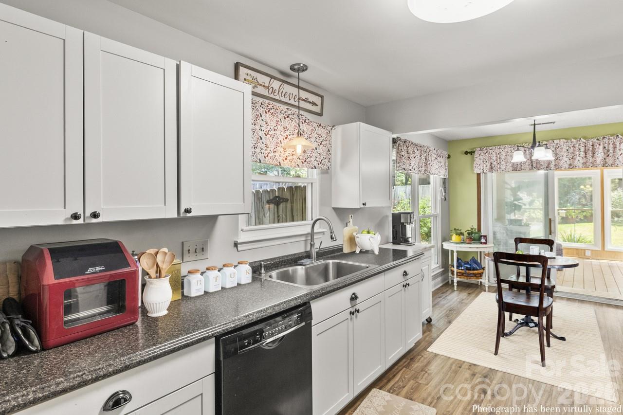 6325 Ellesmere Court — Charlotte
