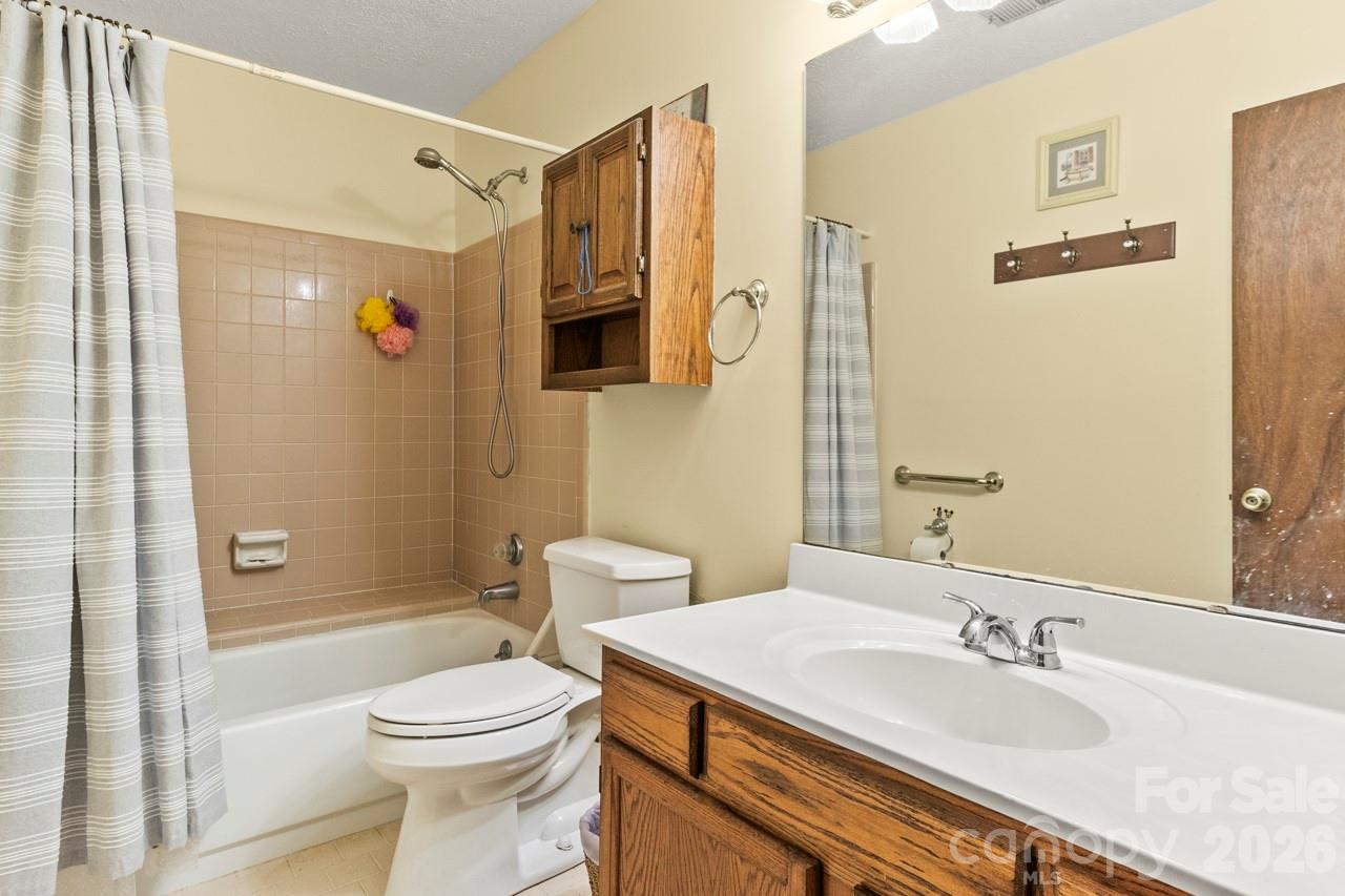 6325 Ellesmere Court — Charlotte