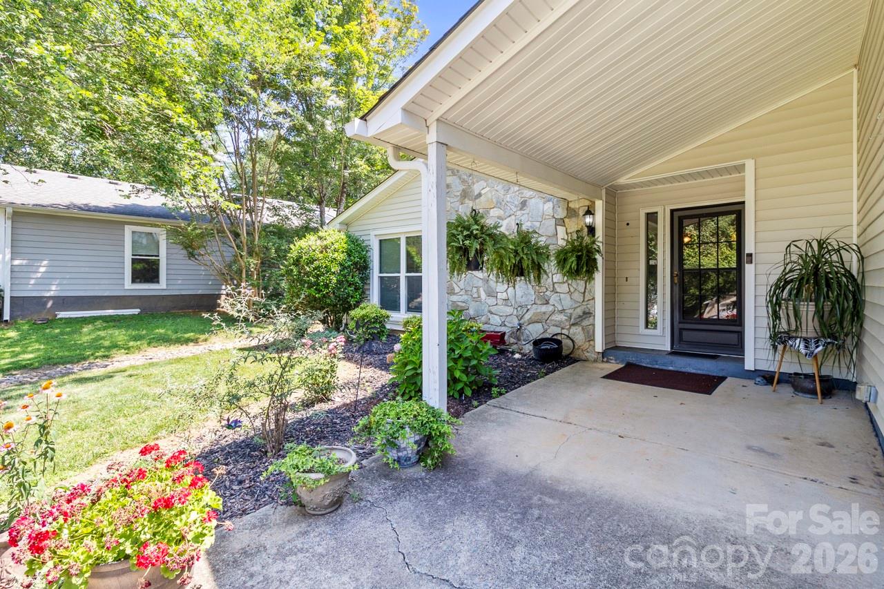 6325 Ellesmere Court — Charlotte