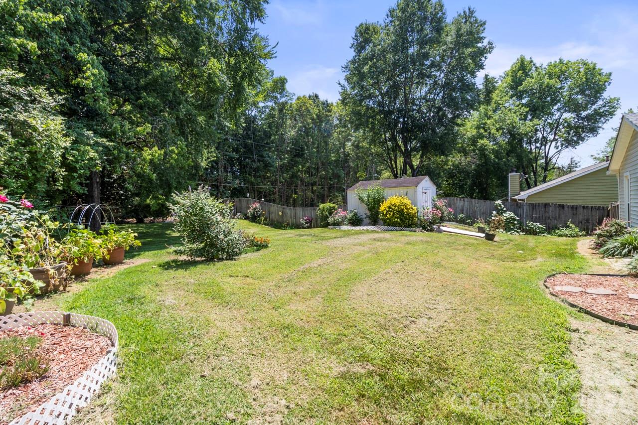 6325 Ellesmere Court — Charlotte