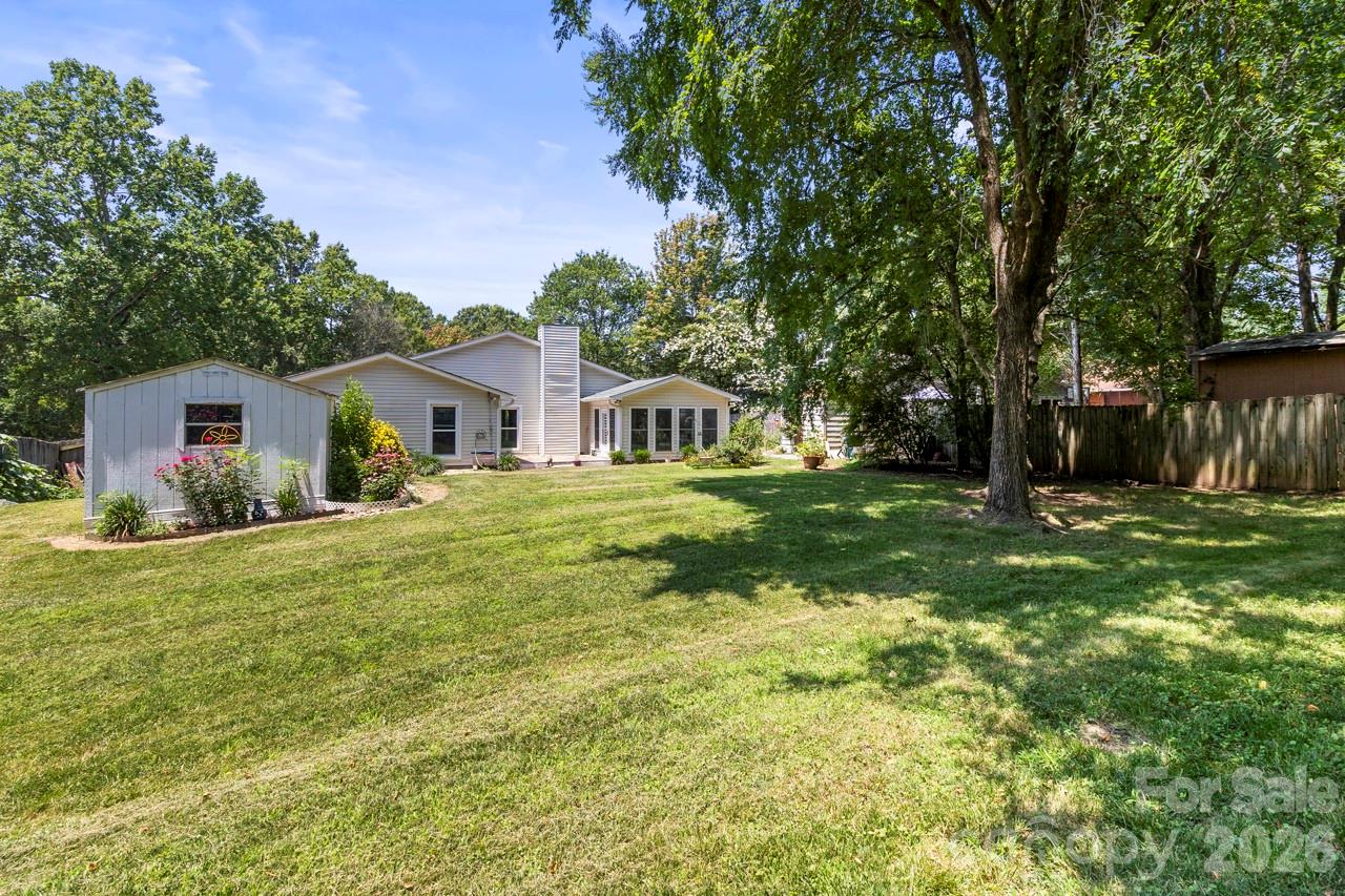 6325 Ellesmere Court — Charlotte