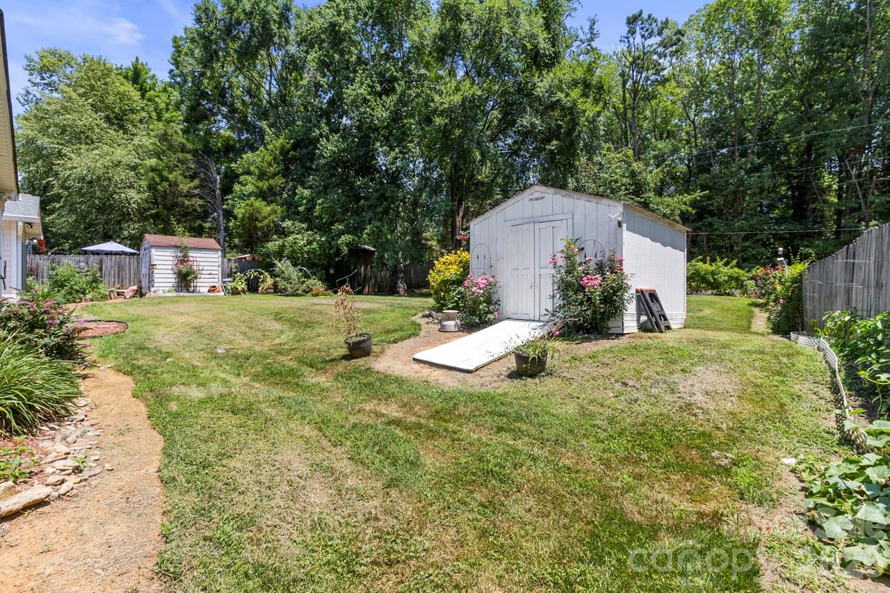 6325 Ellesmere Court — Charlotte