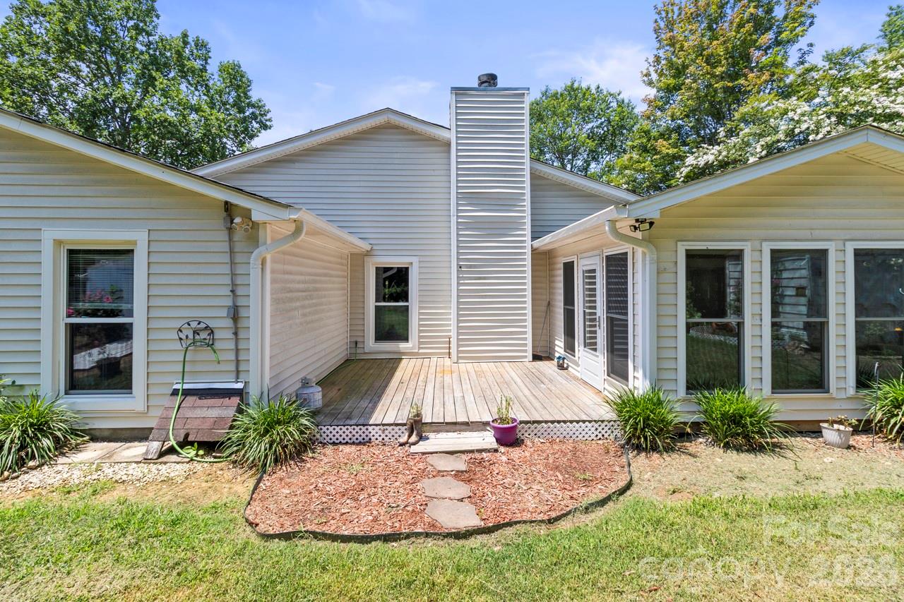 6325 Ellesmere Court — Charlotte