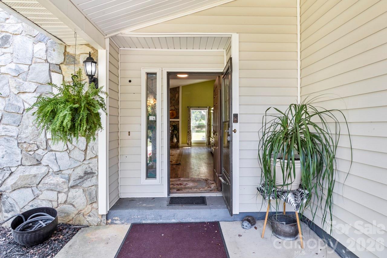 6325 Ellesmere Court — Charlotte