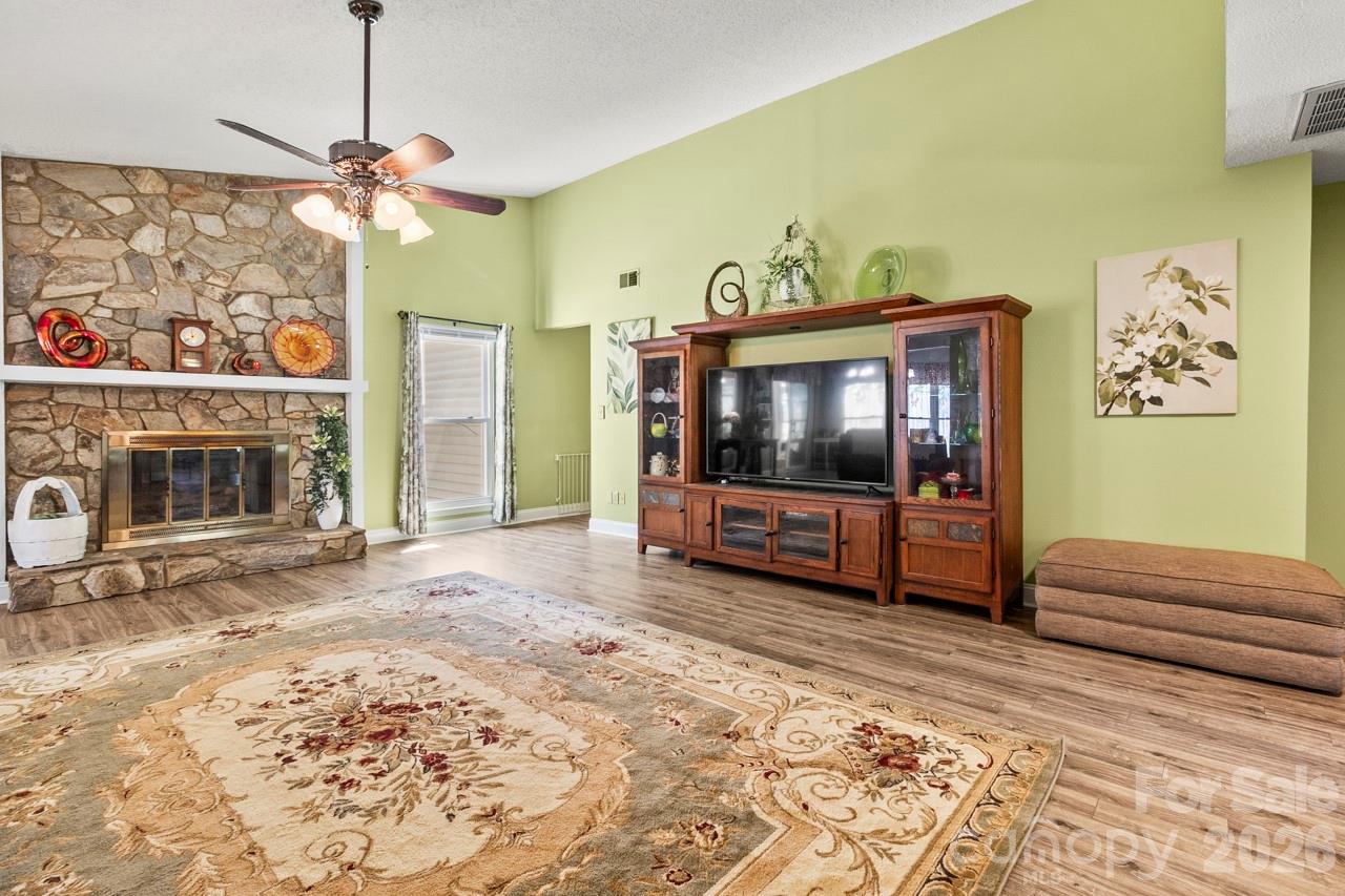6325 Ellesmere Court — Charlotte