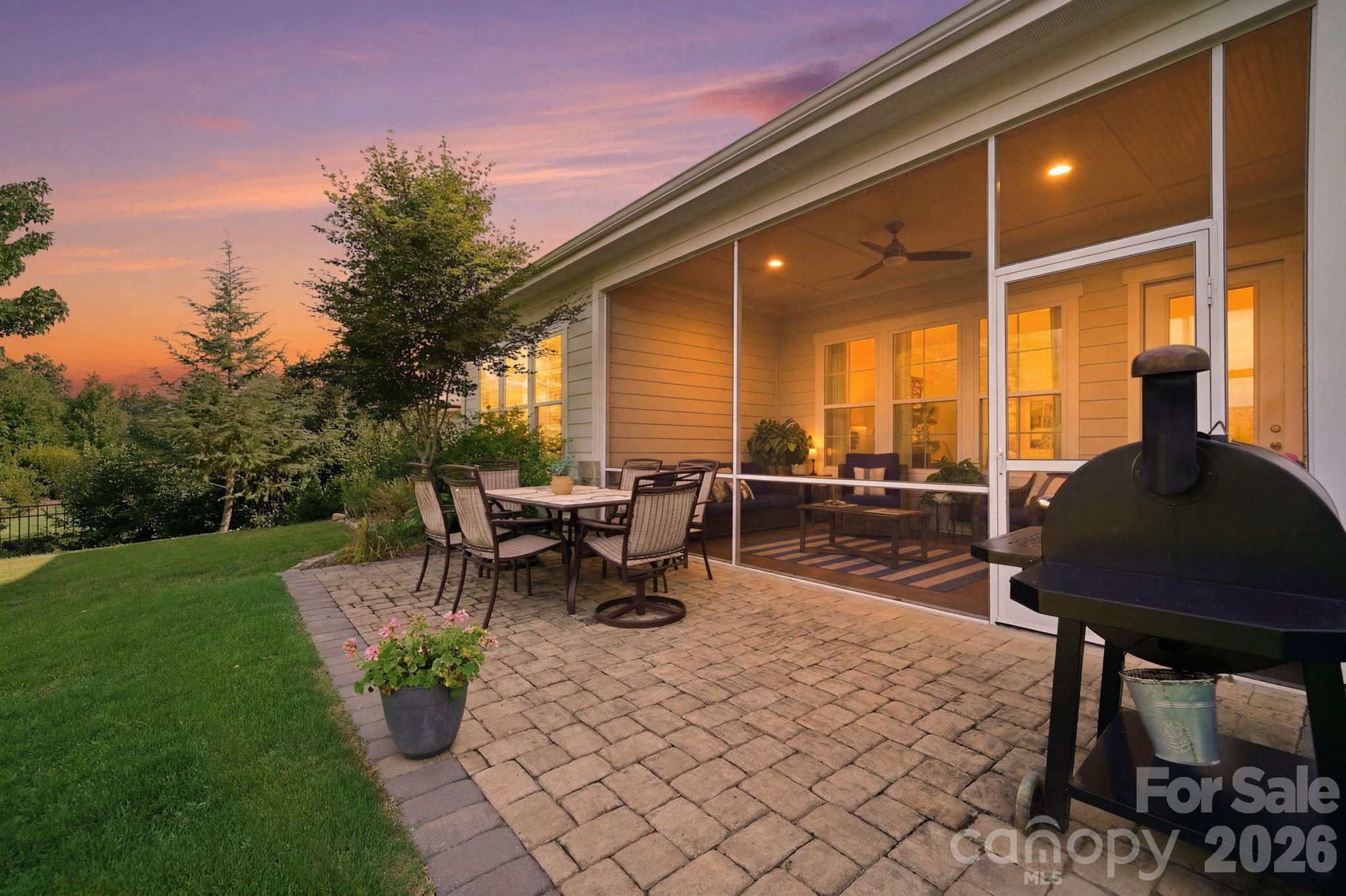 1012 Overlake Drive — Belmont