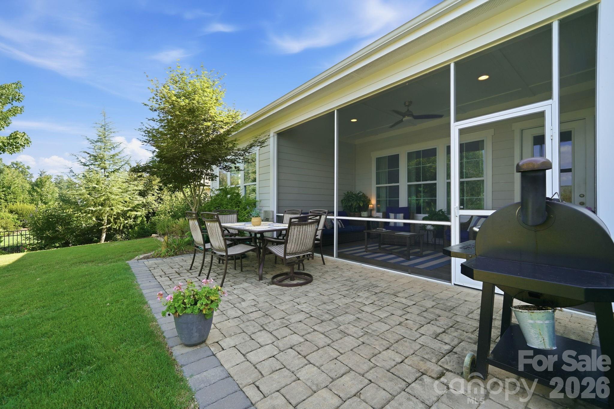 1012 Overlake Drive — Belmont