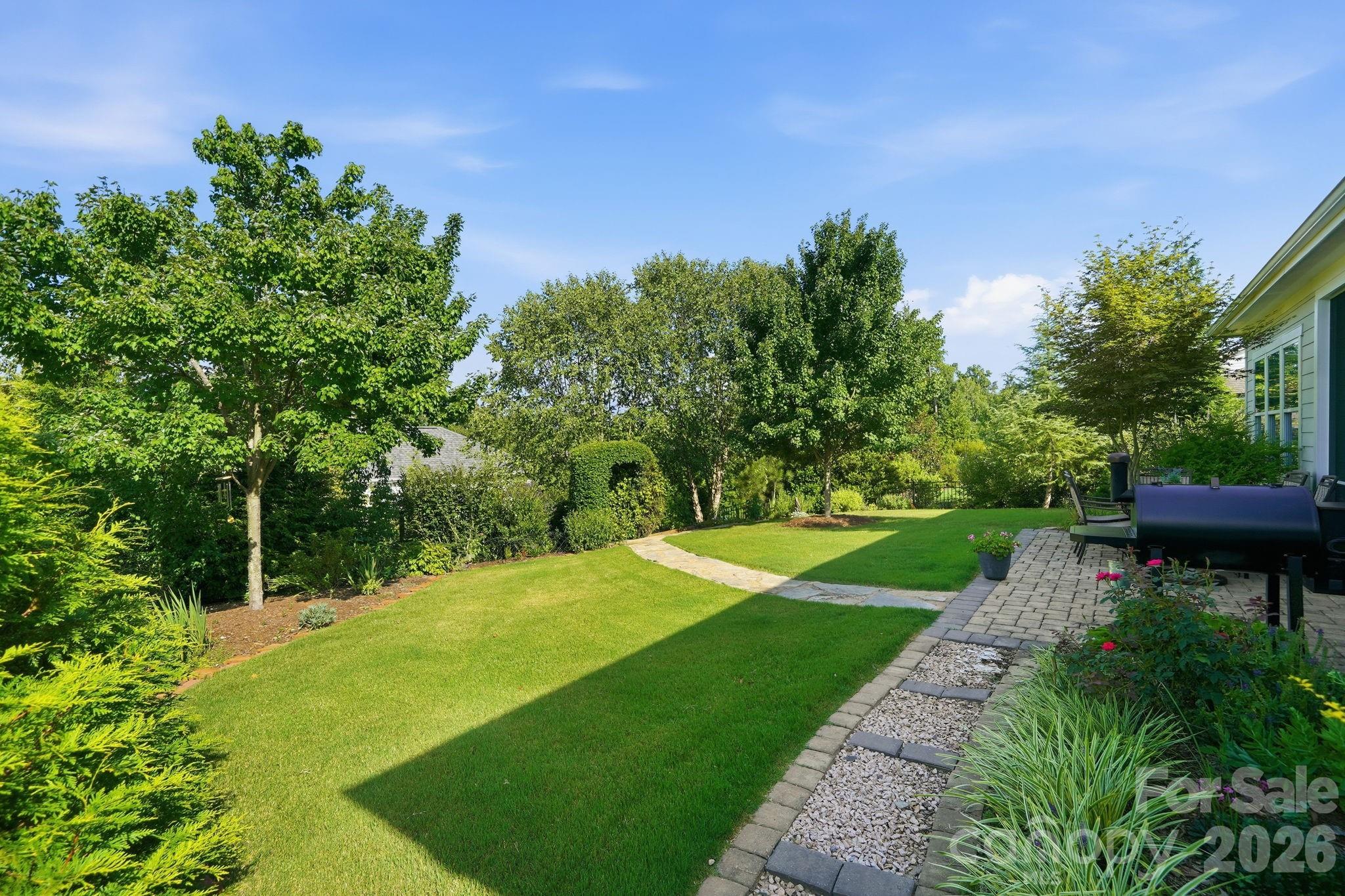 1012 Overlake Drive — Belmont