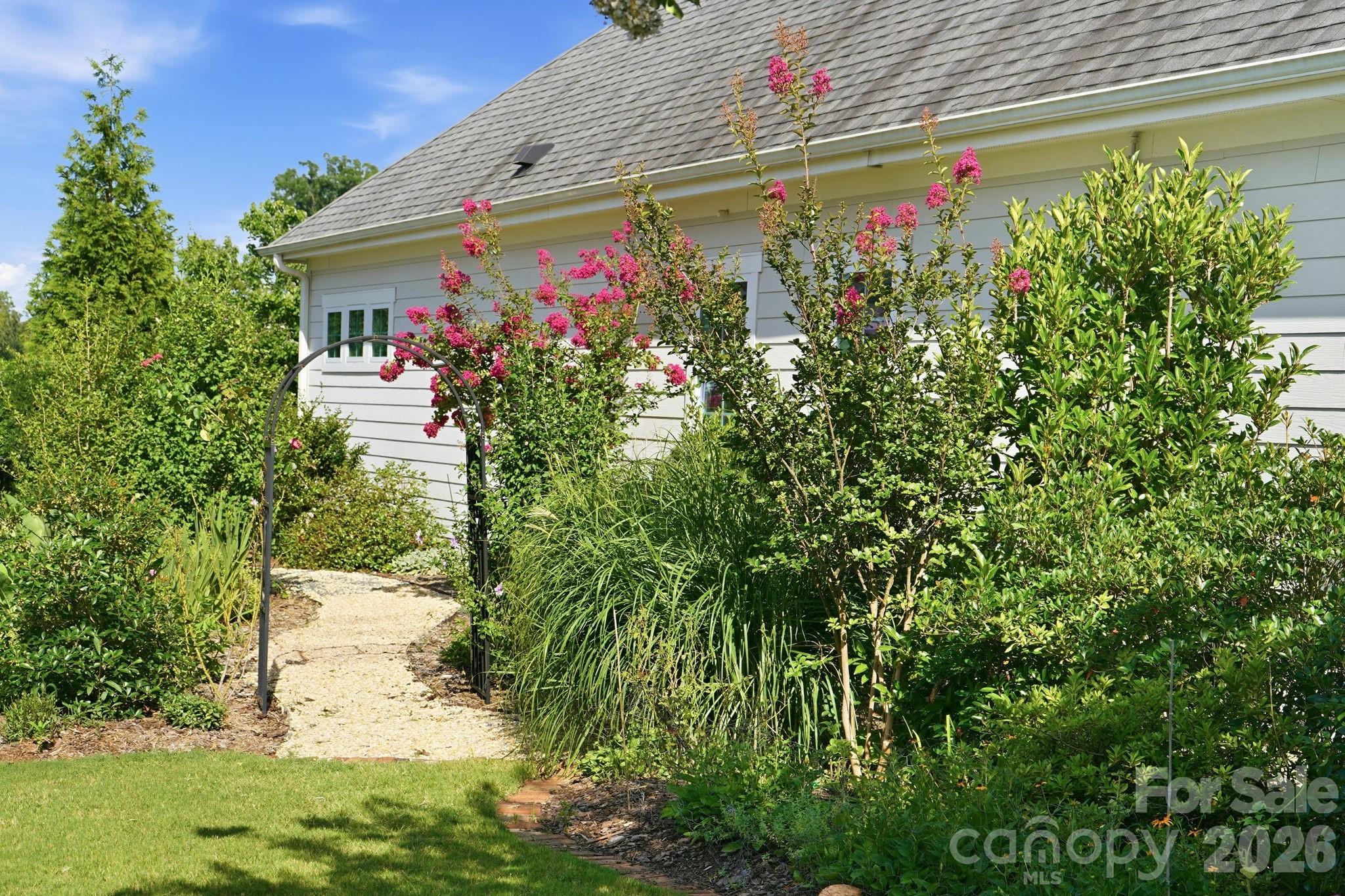 1012 Overlake Drive — Belmont