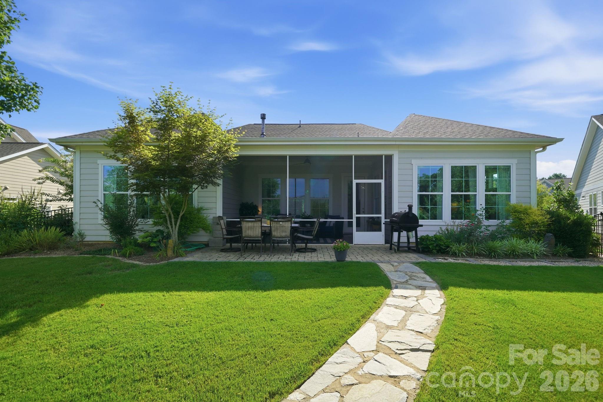 1012 Overlake Drive — Belmont