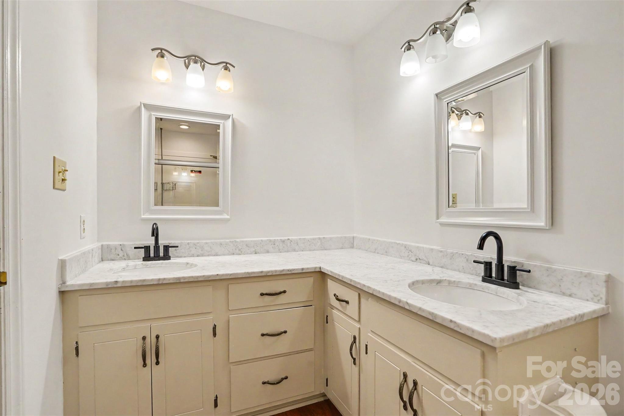 8225 Strawberry Lane — Charlotte