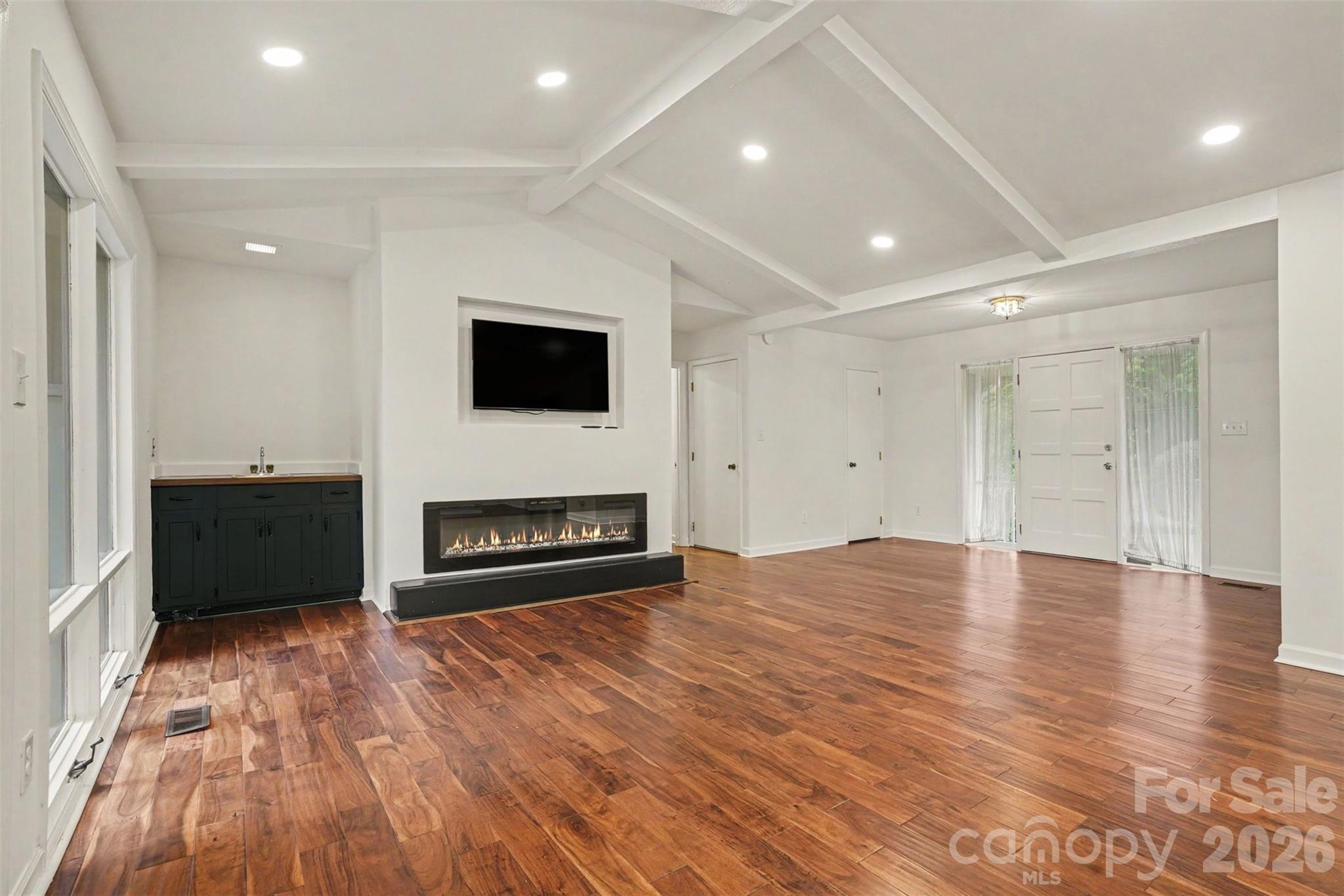 8225 Strawberry Lane — Charlotte