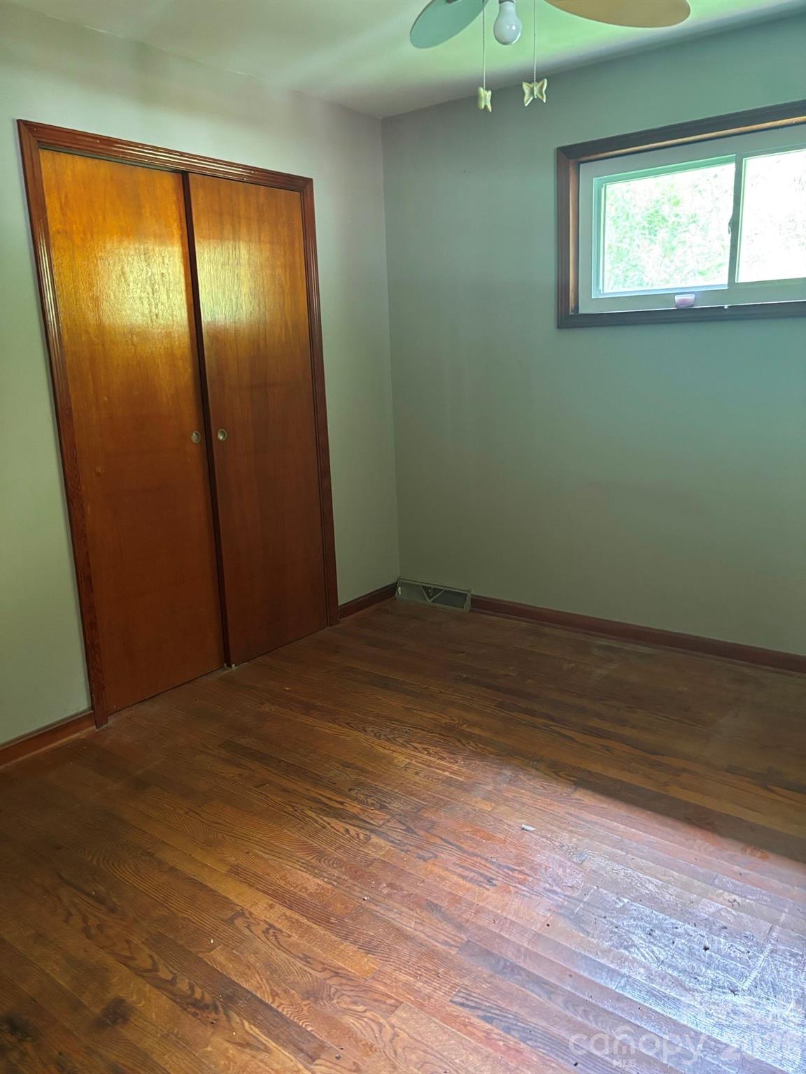 637 Toe Cane Road — Bakersville