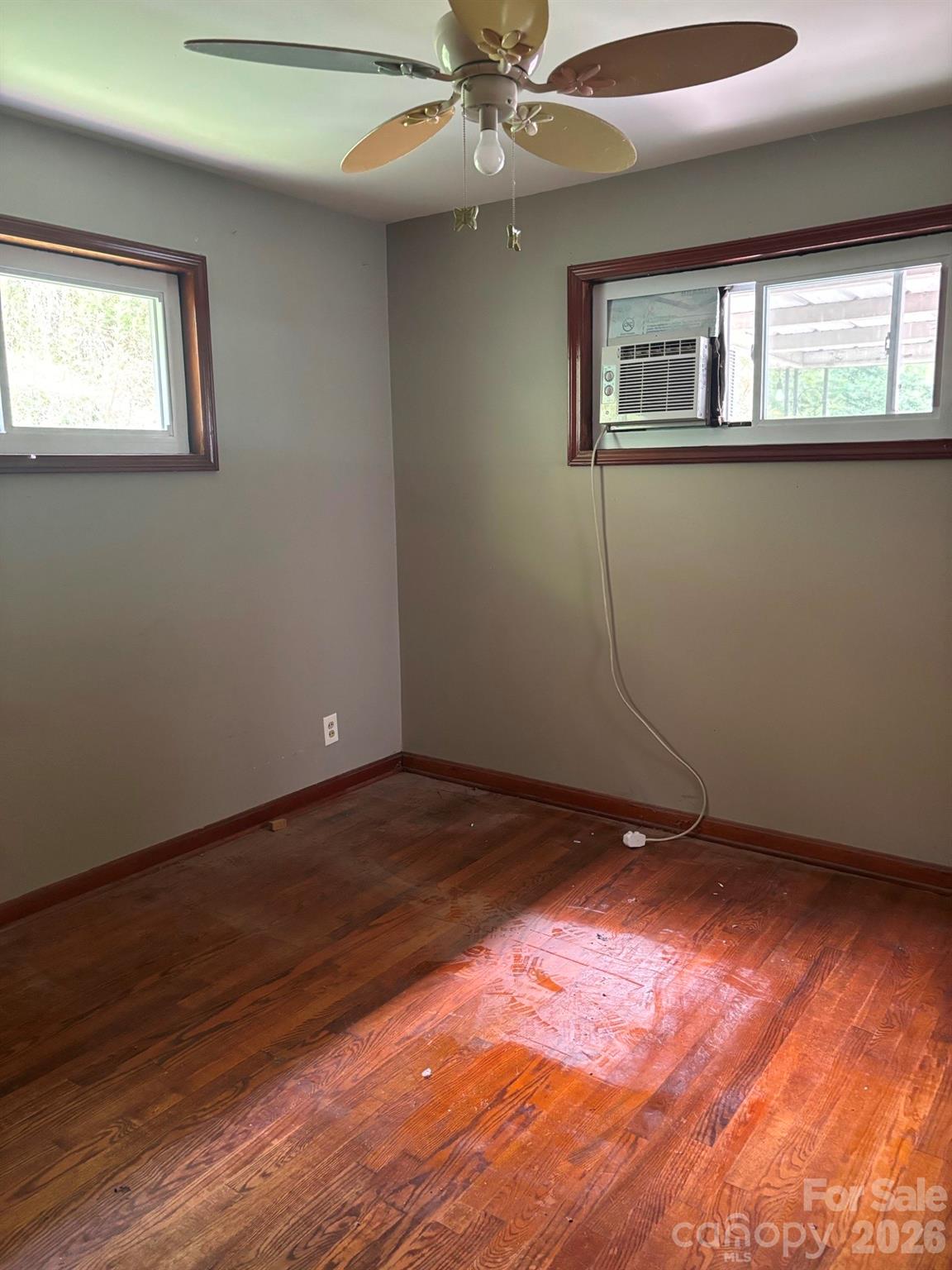 637 Toe Cane Road — Bakersville