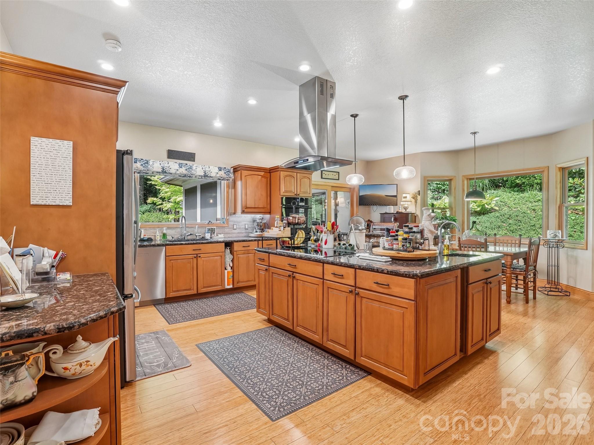 300 Pinnacle Peak Lane — Flat Rock