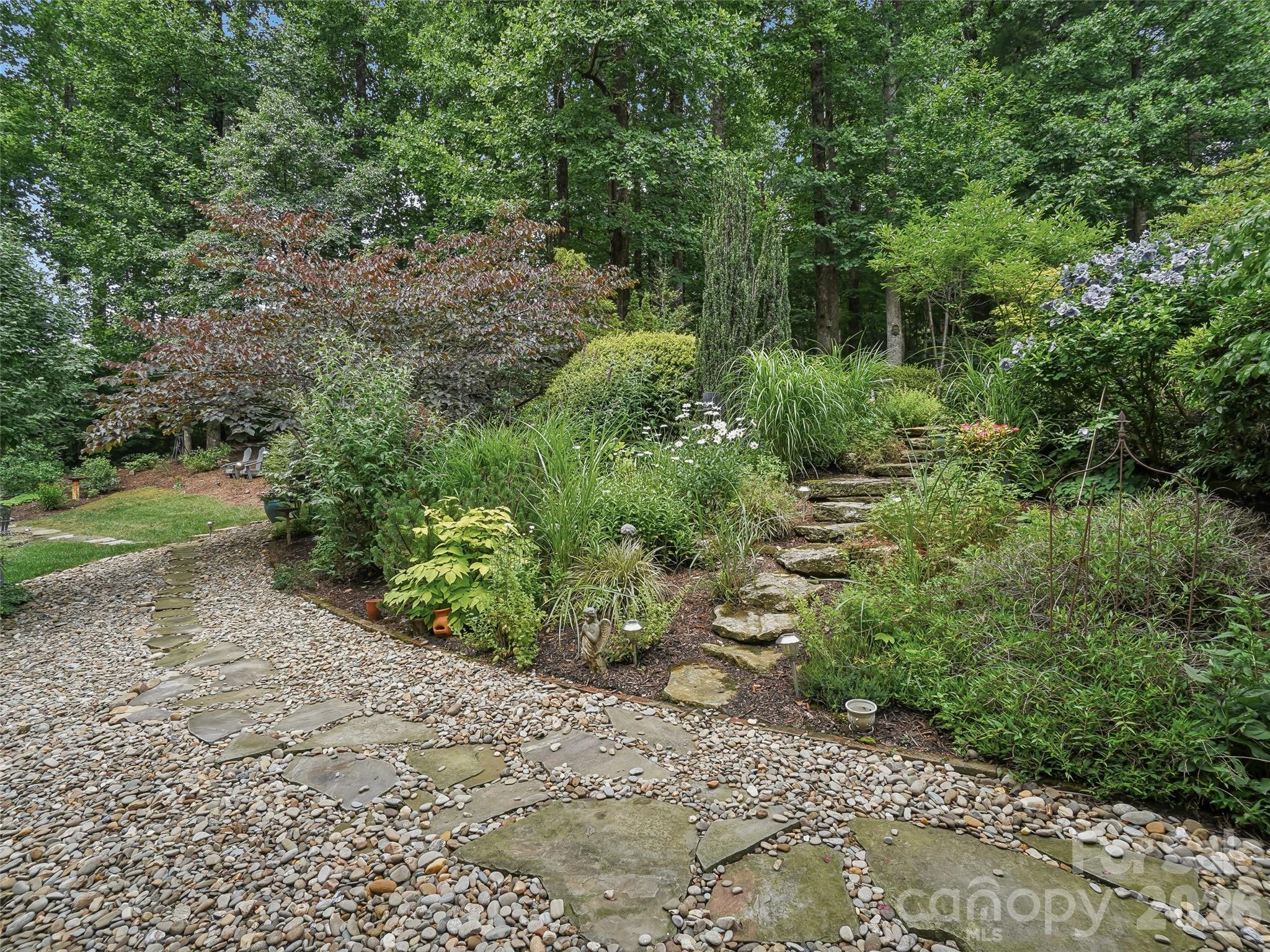 300 Pinnacle Peak Lane — Flat Rock