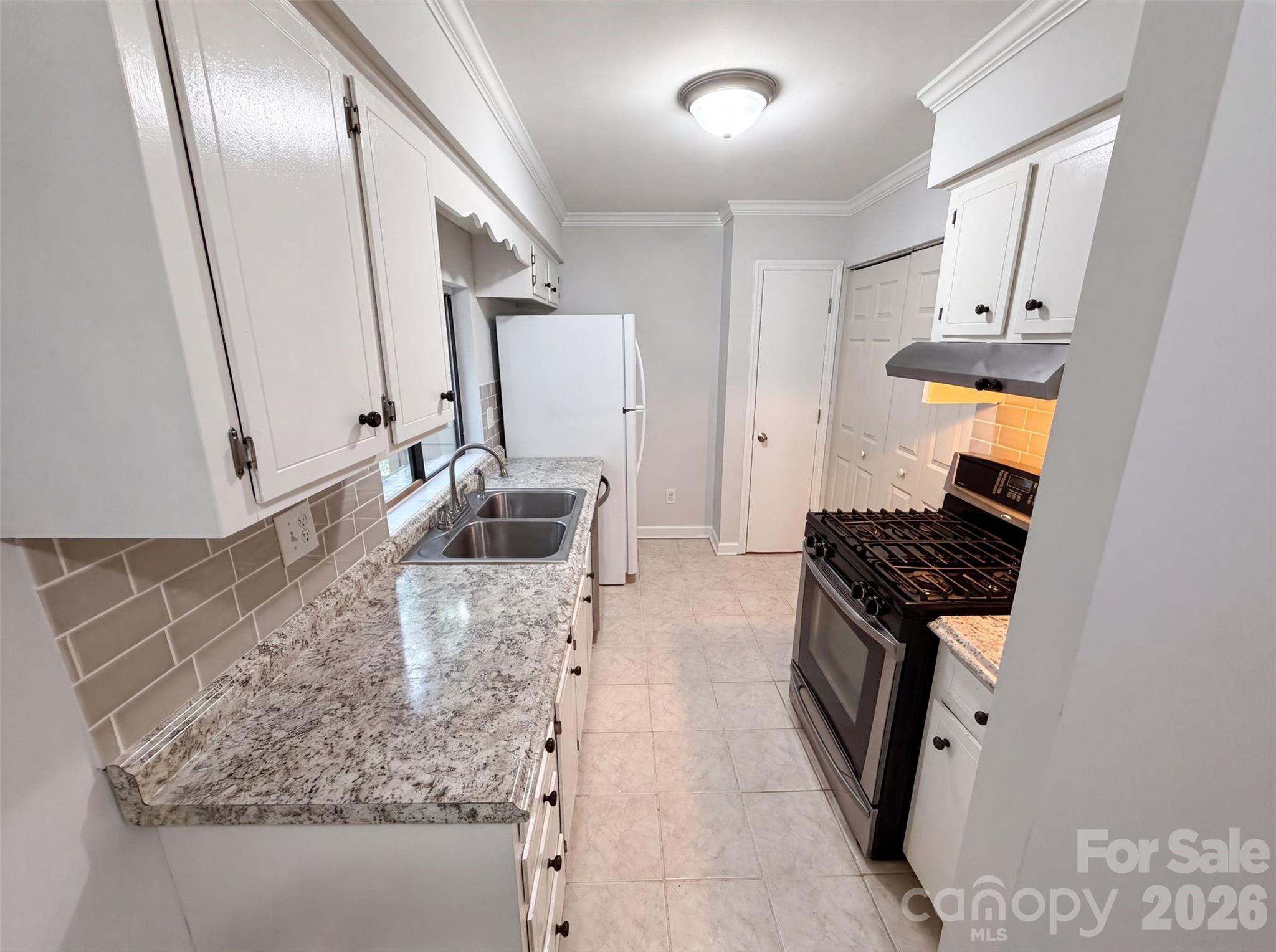 2427 Brook Canyon Drive — Charlotte