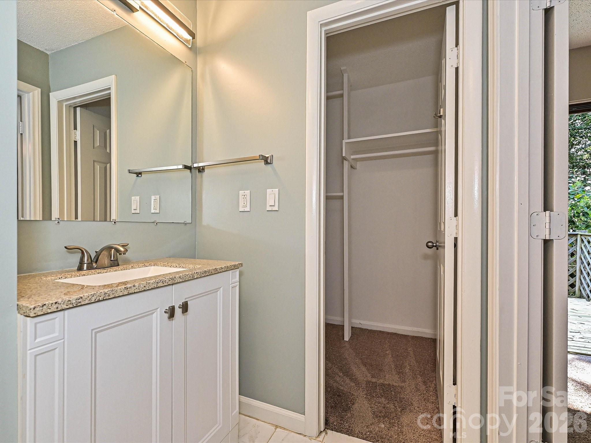 9111 Sharonbrook Drive — Charlotte