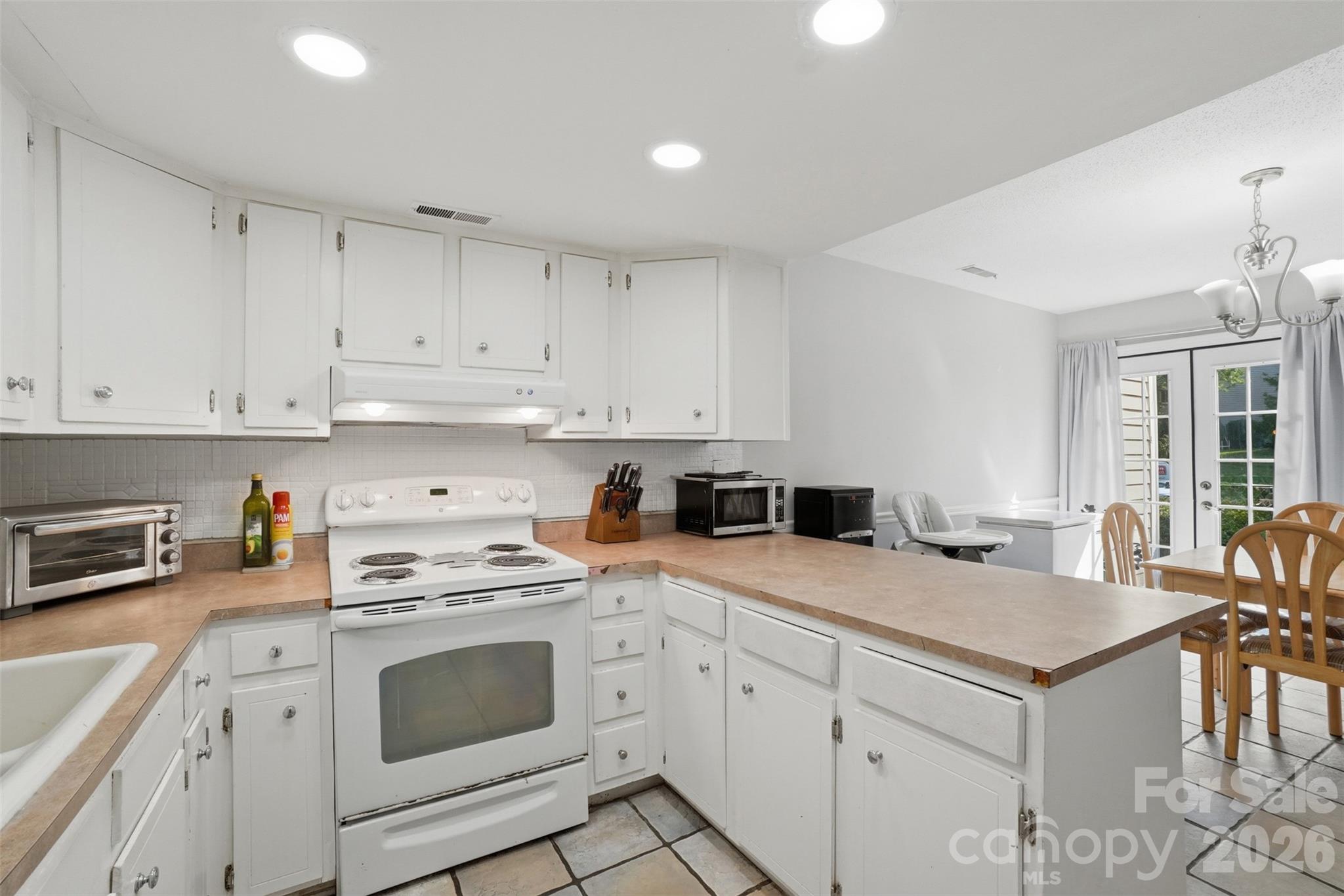 8338 Cricket Lake Drive — Charlotte