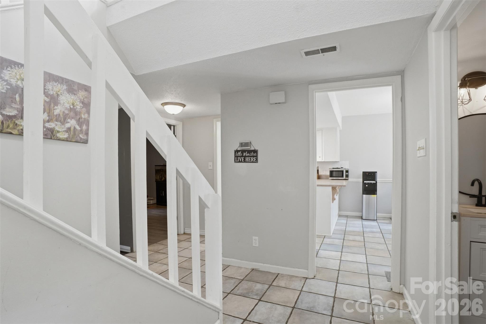 8338 Cricket Lake Drive — Charlotte