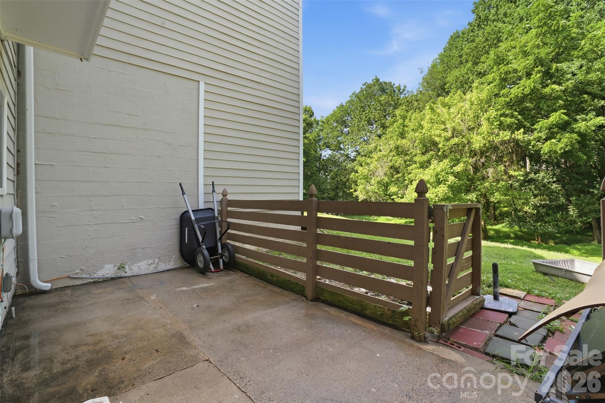 8338 Cricket Lake Drive — Charlotte