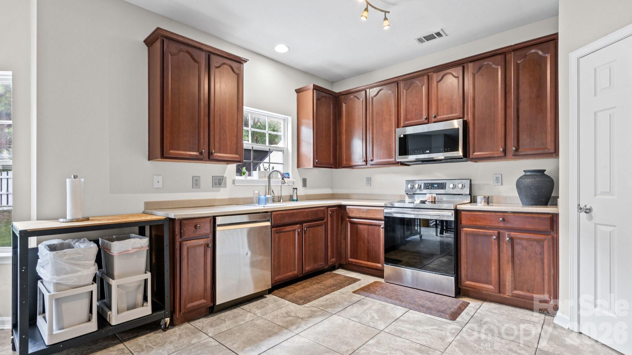 2001 Choke Berry Way — Waxhaw