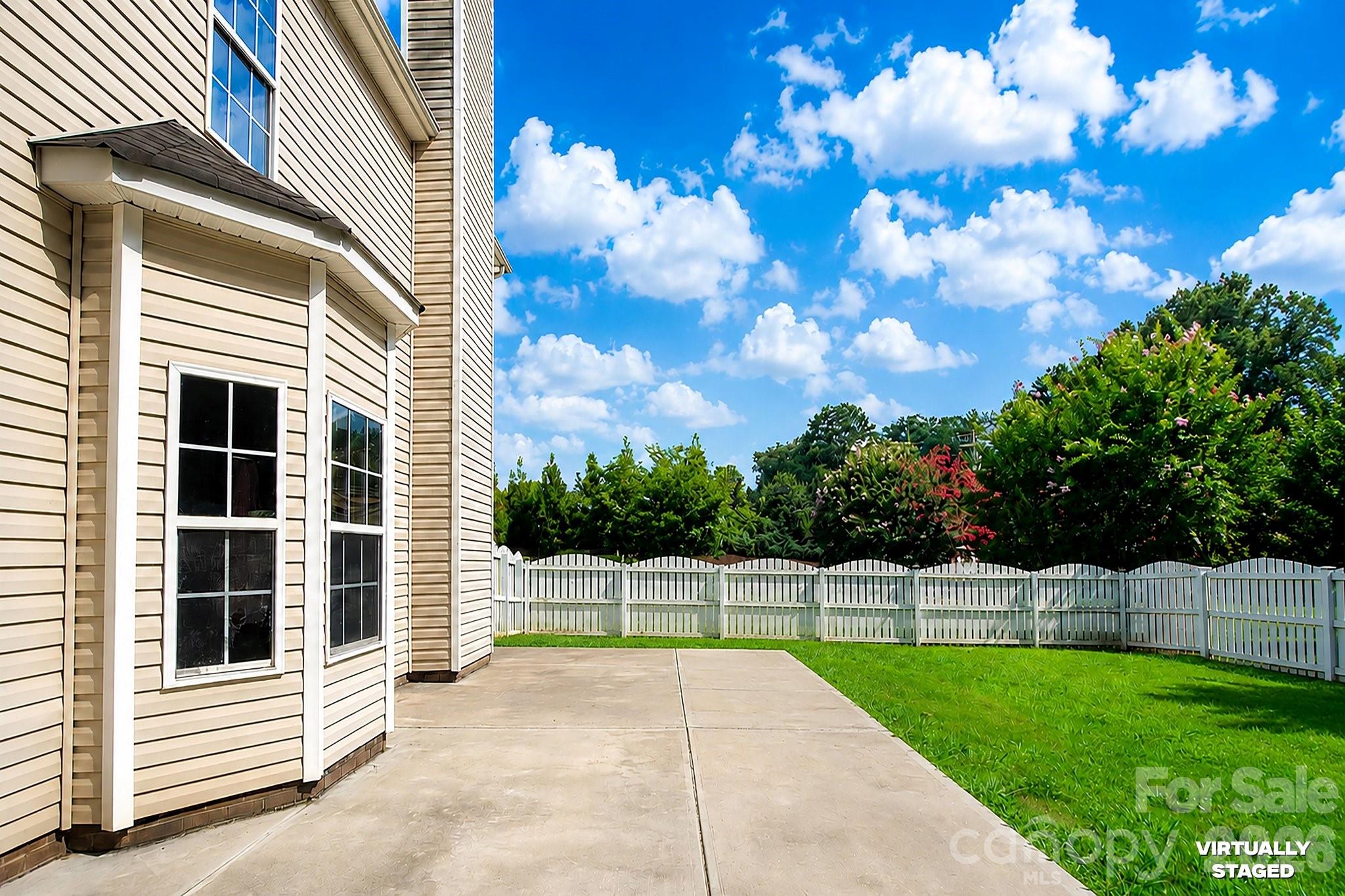 2001 Choke Berry Way — Waxhaw
