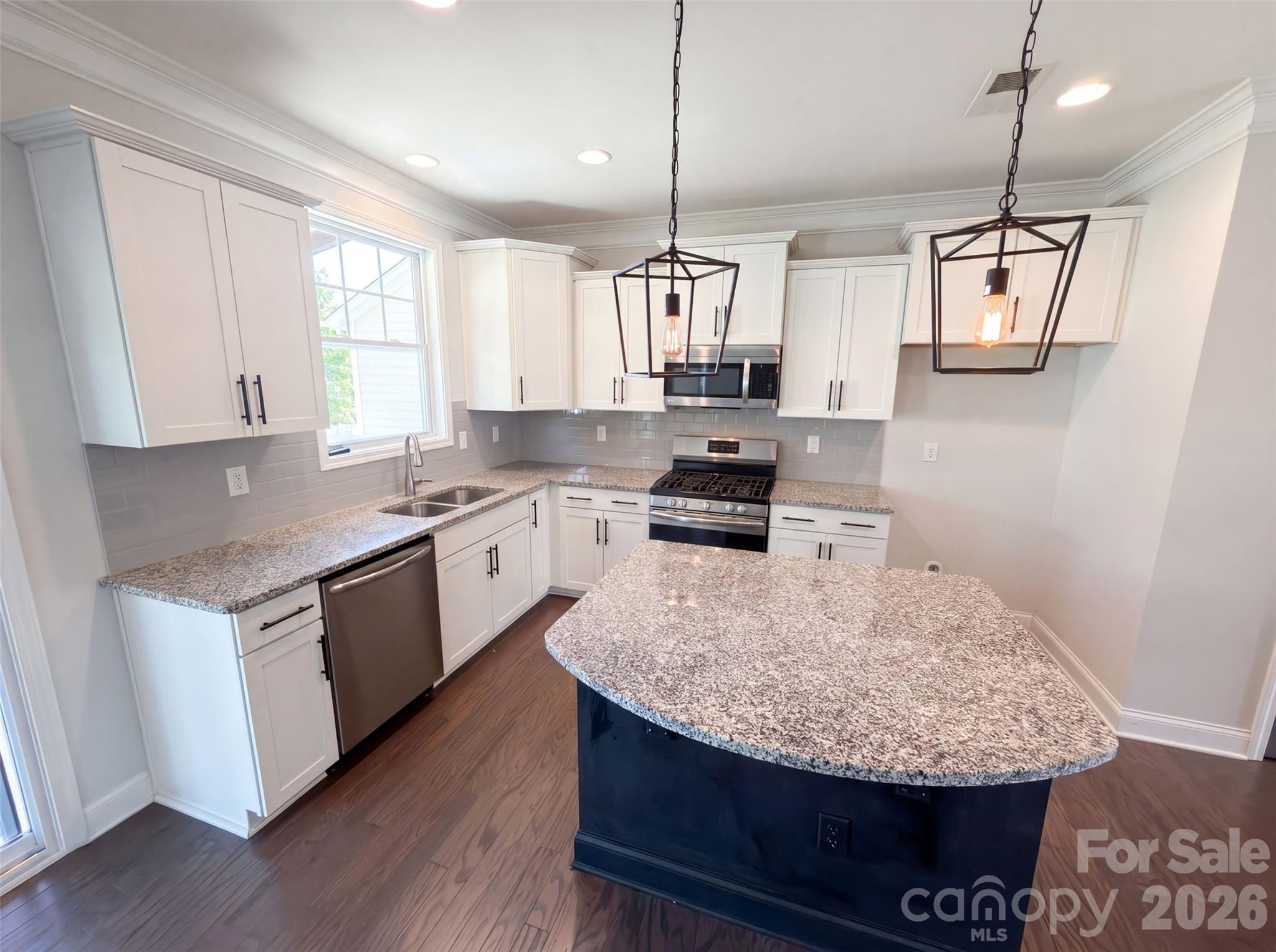 7020 Chrysanthemum Road — Lancaster