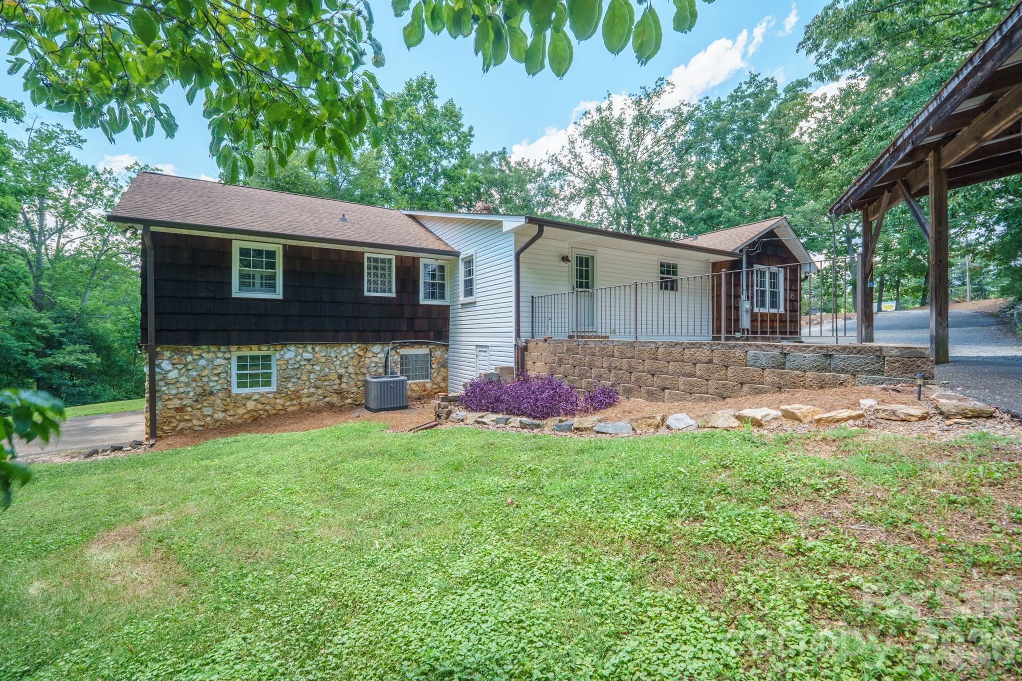 229 Rocky Lane — Lincolnton