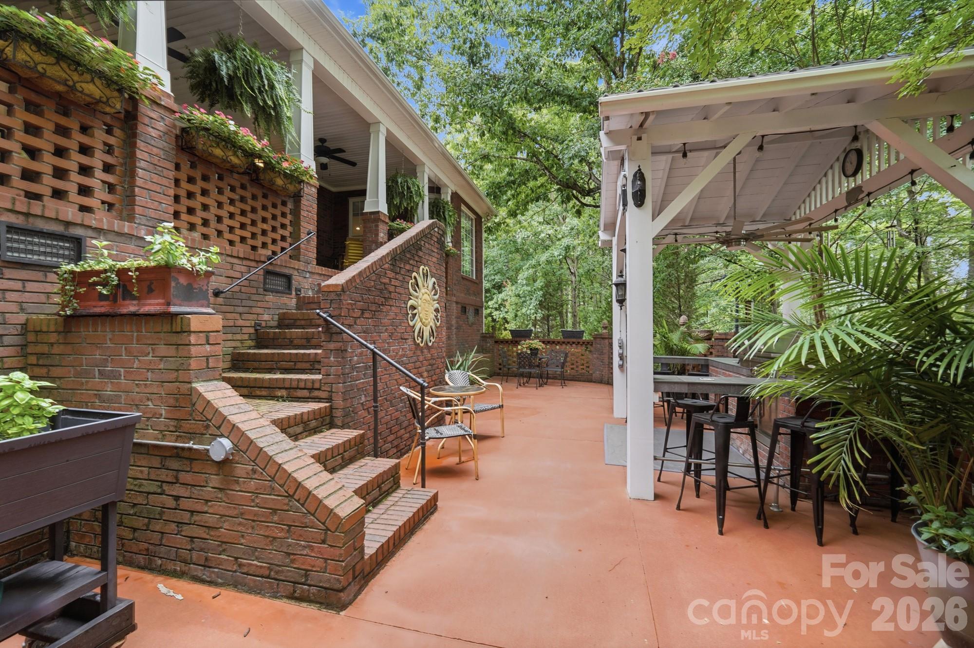 1220 Grun Augen Drive — Richburg