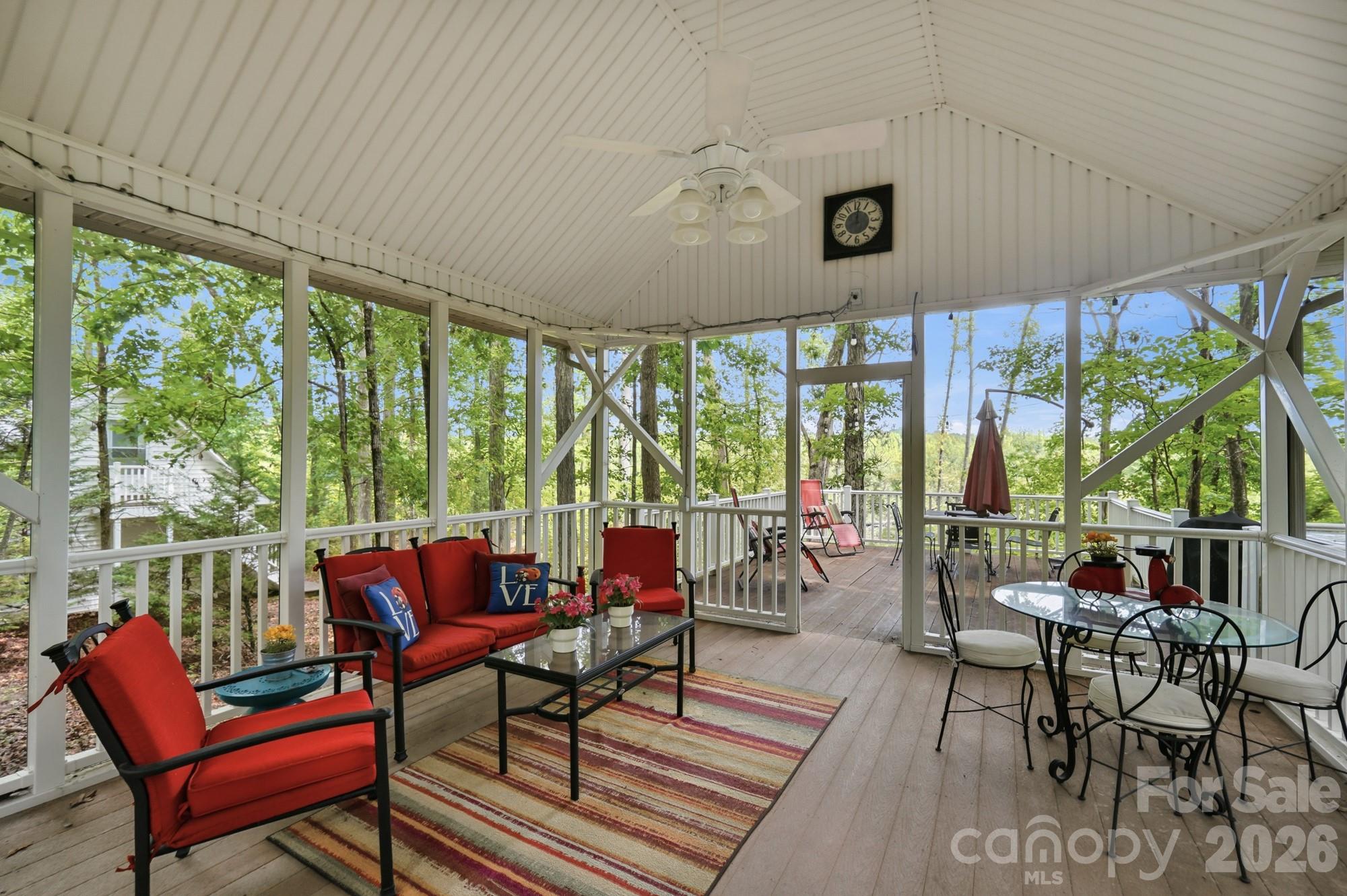1220 Grun Augen Drive — Richburg
