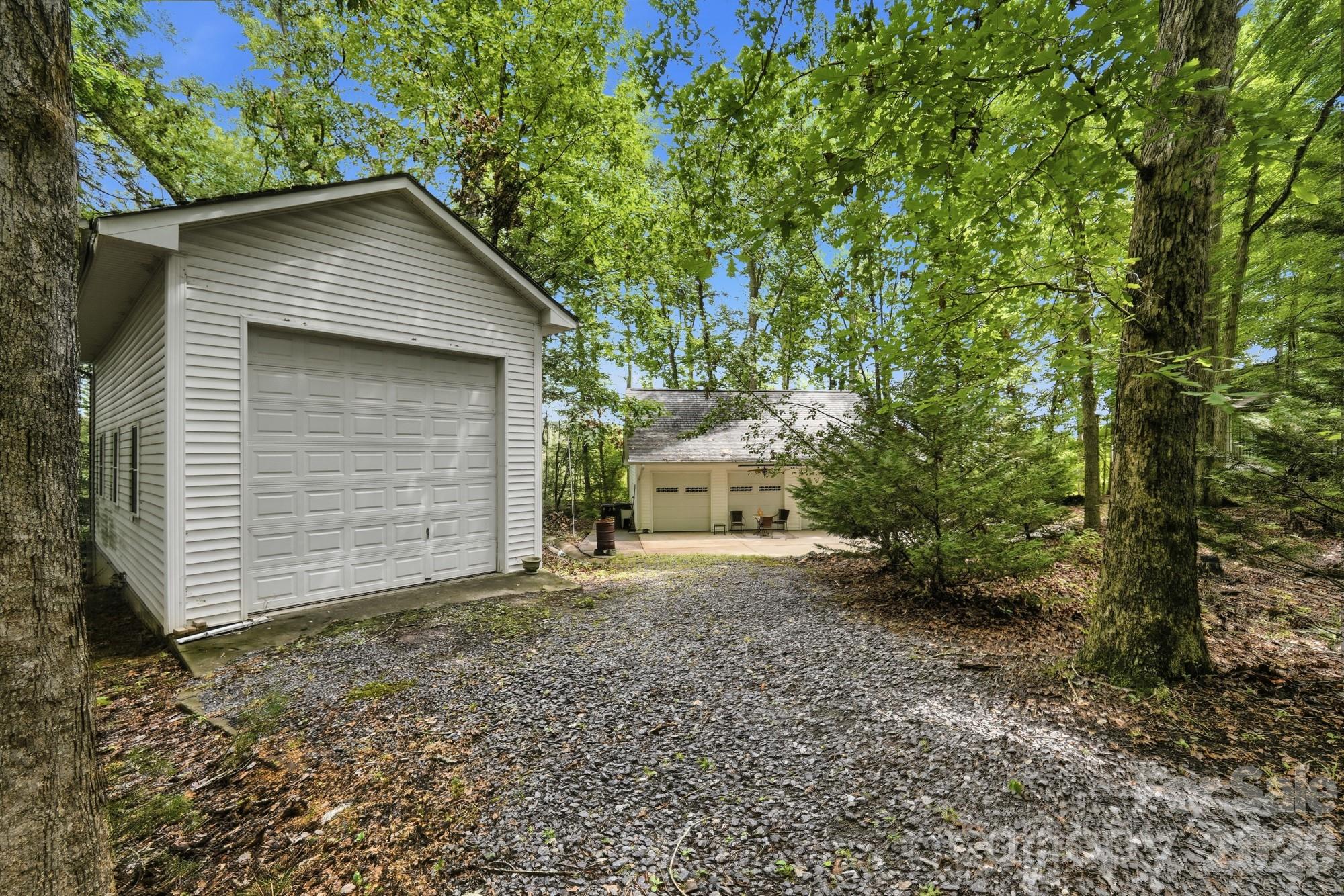 1220 Grun Augen Drive — Richburg