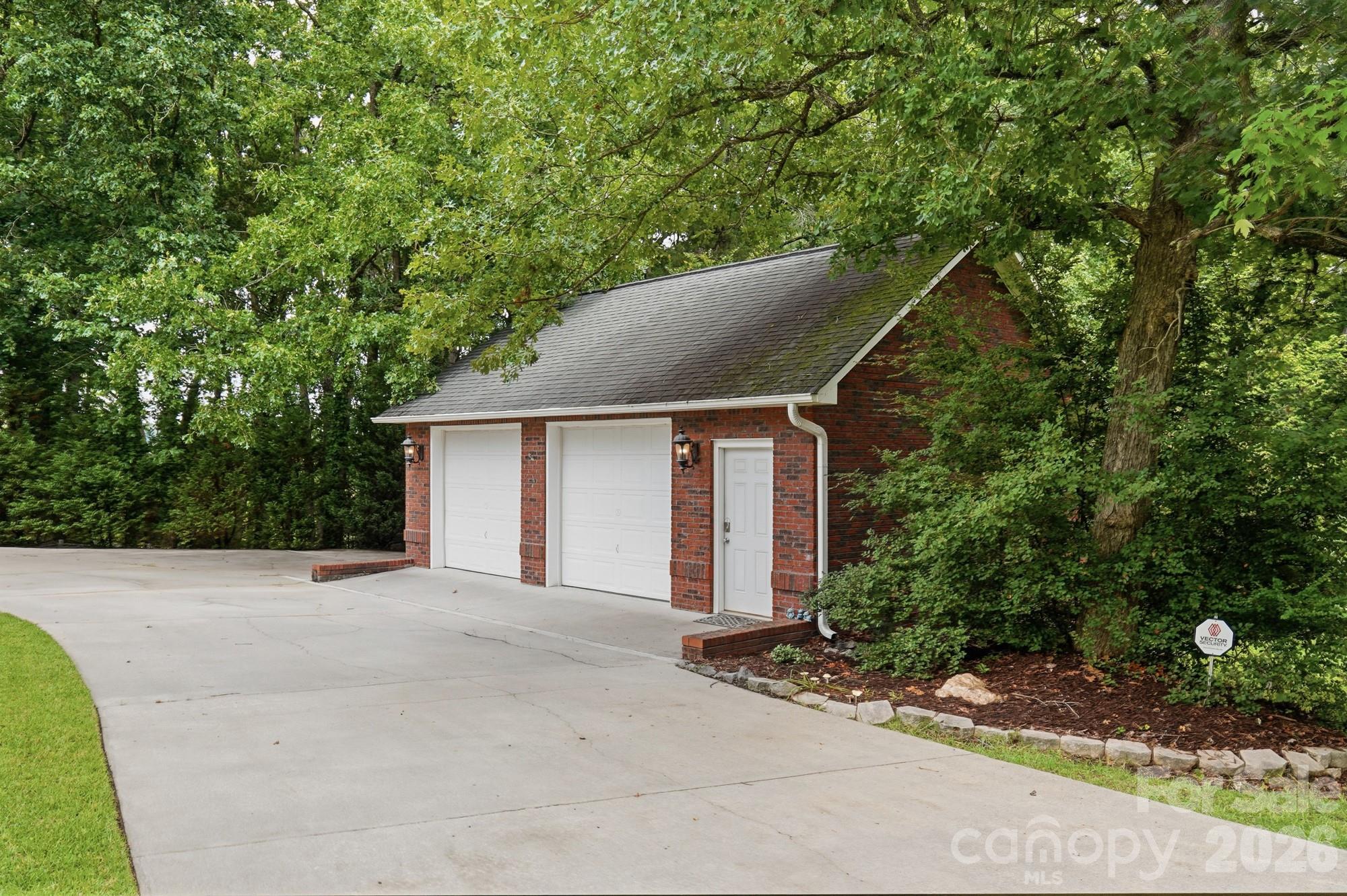 1220 Grun Augen Drive — Richburg