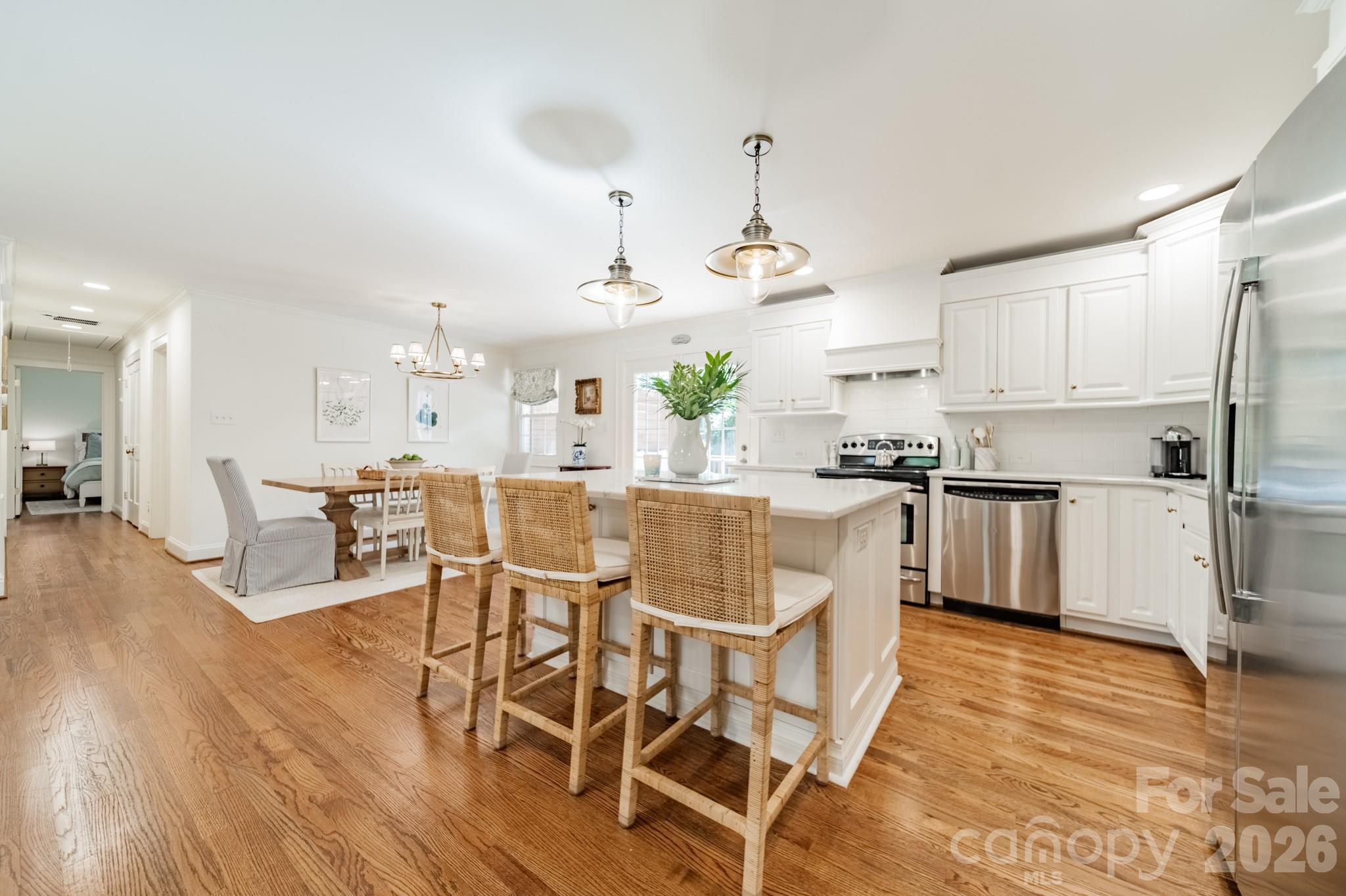 4865 Oglethorpe Place — Charlotte