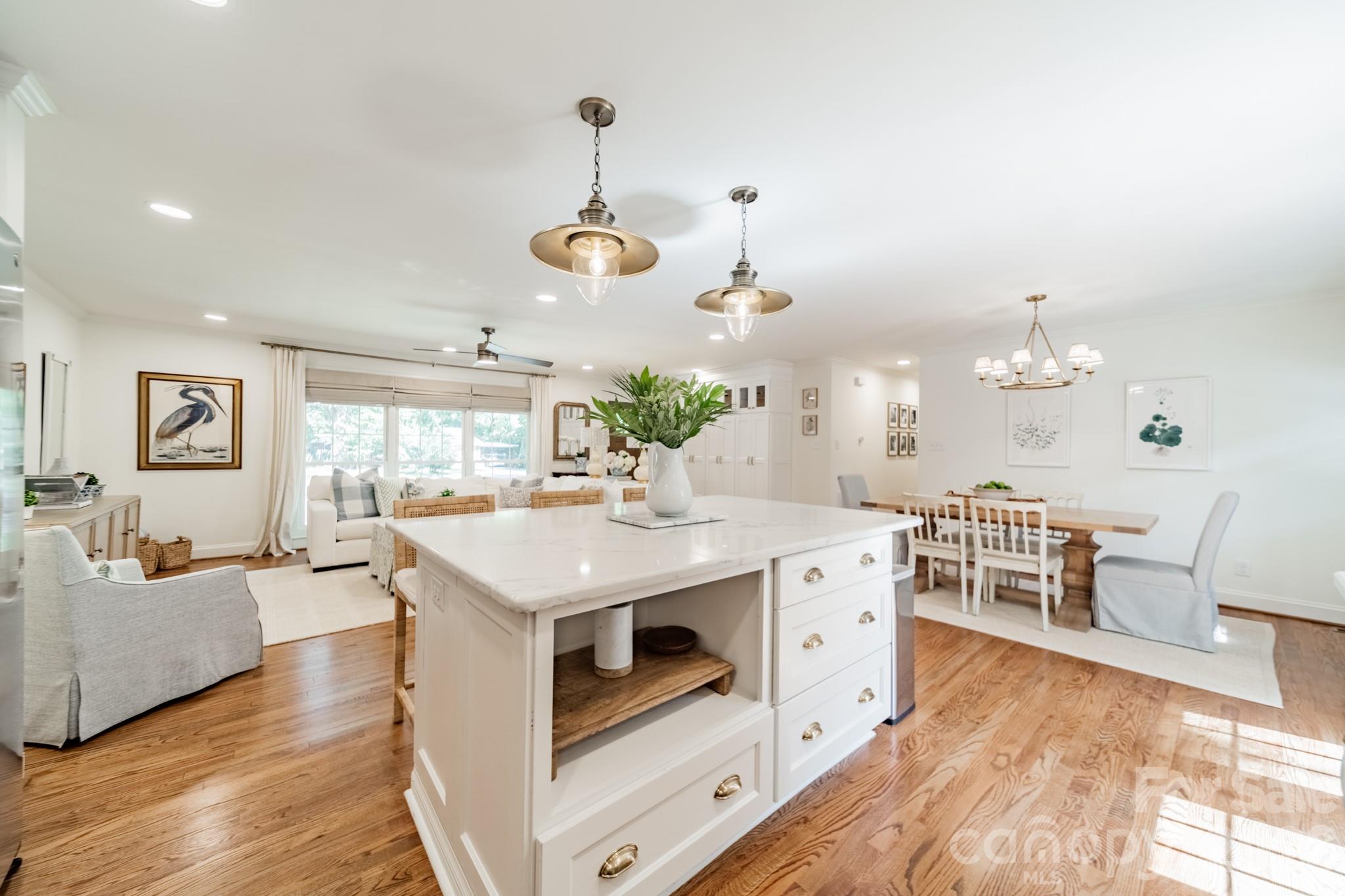 4865 Oglethorpe Place — Charlotte