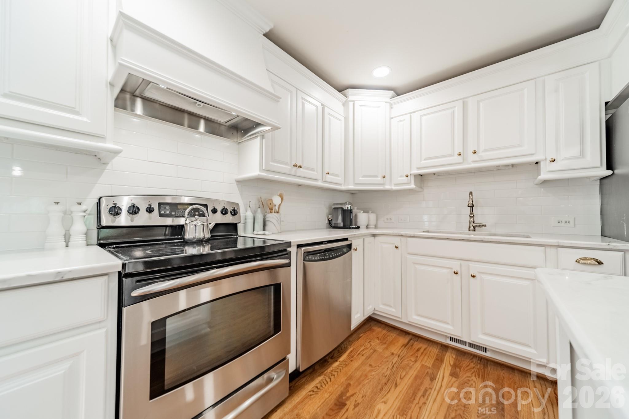 4865 Oglethorpe Place — Charlotte