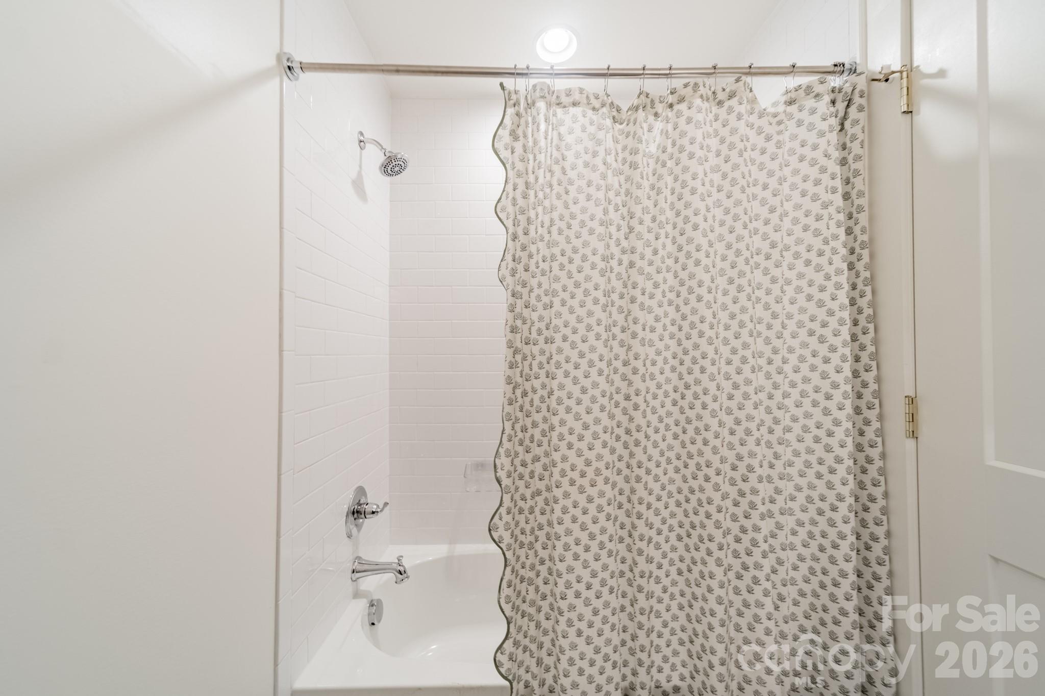 4865 Oglethorpe Place — Charlotte
