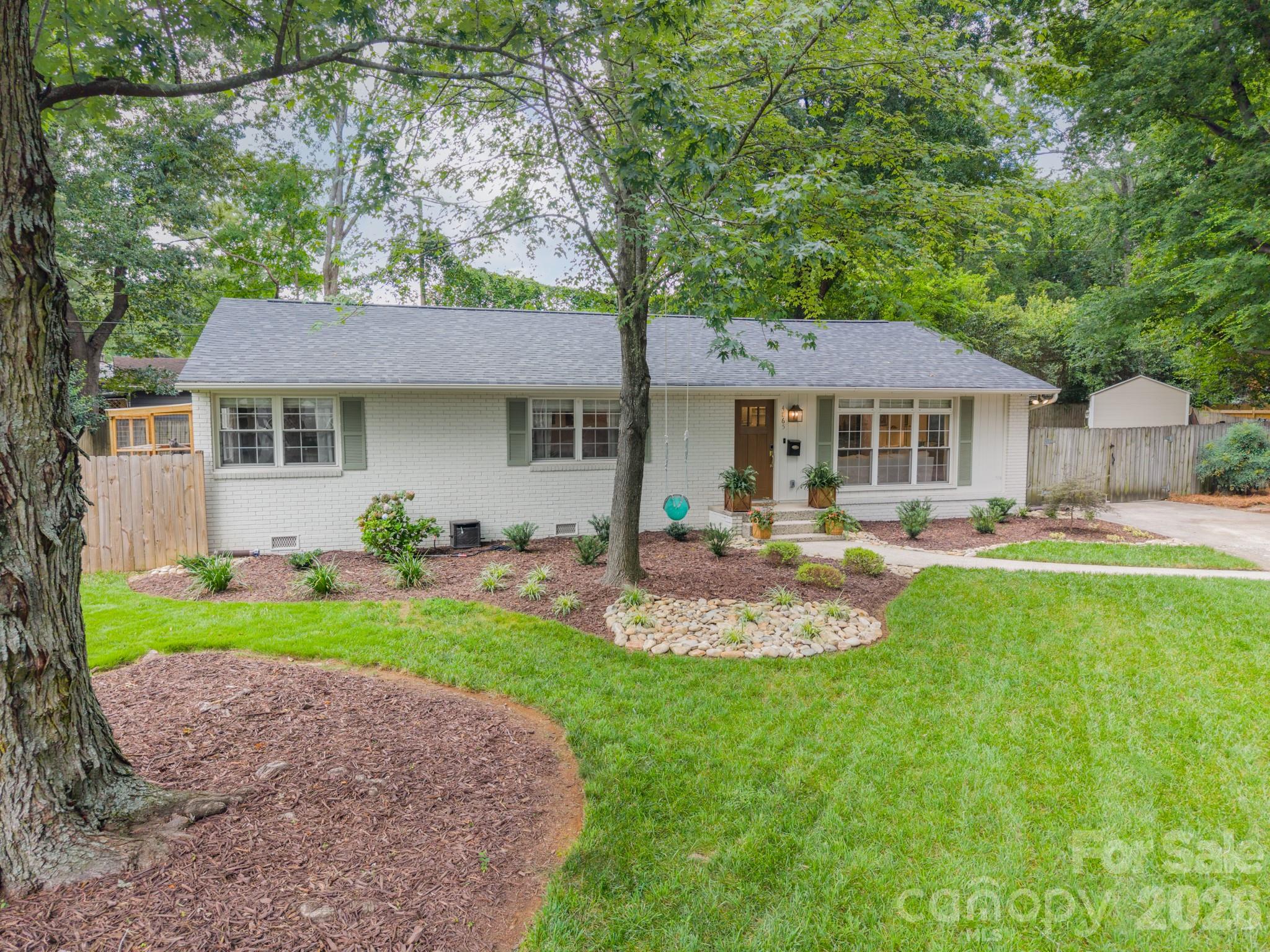 4865 Oglethorpe Place — Charlotte