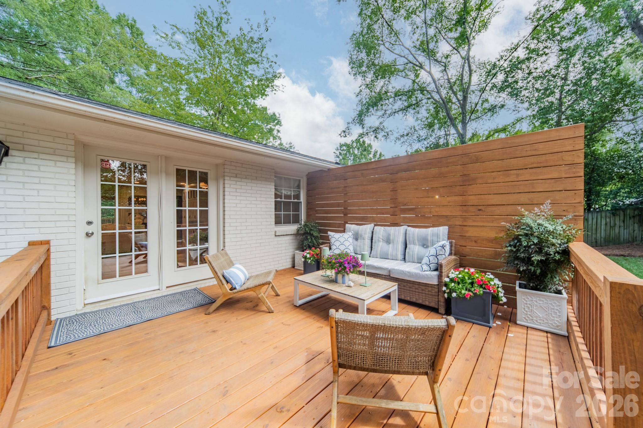 4865 Oglethorpe Place — Charlotte
