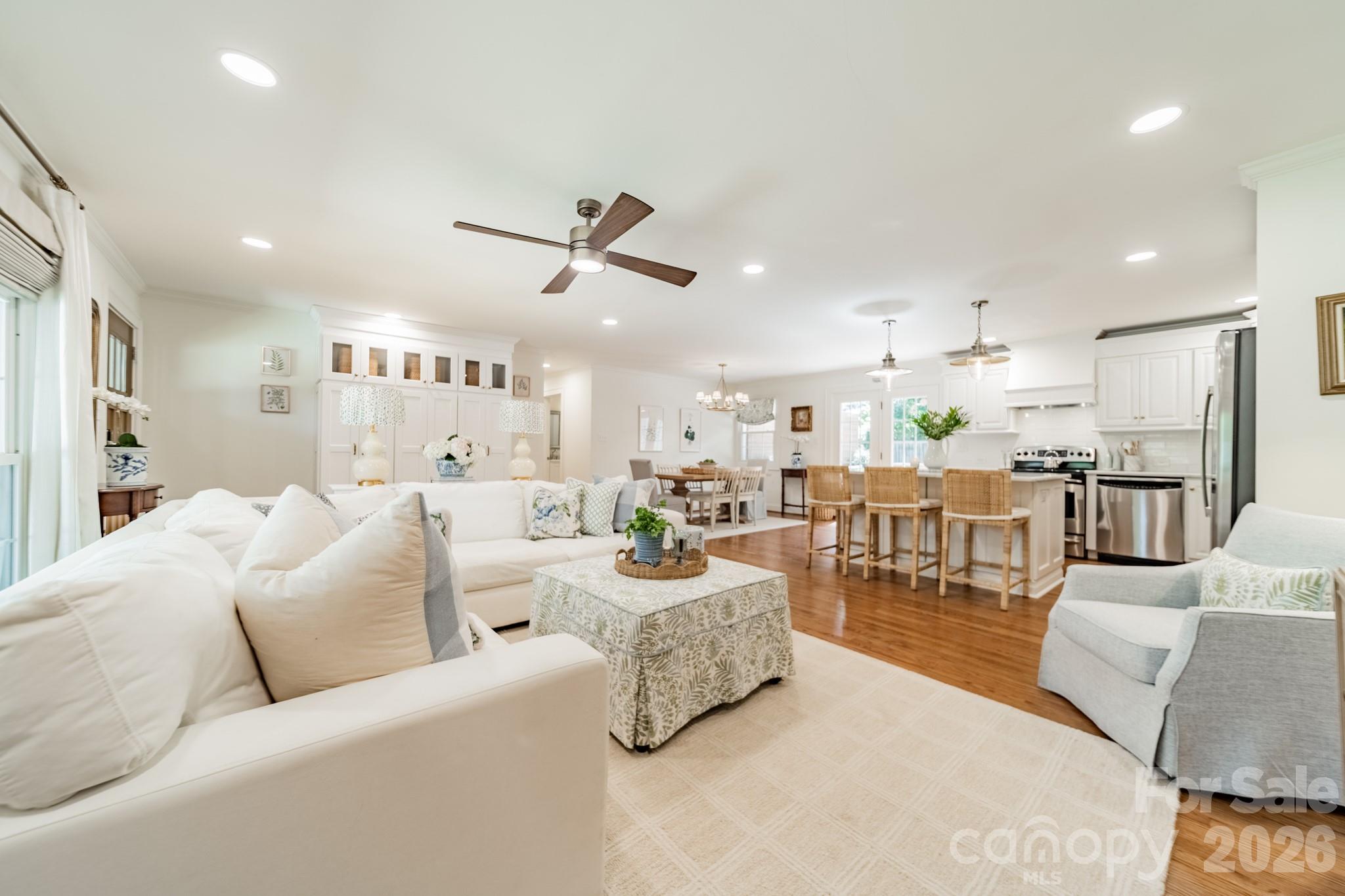 4865 Oglethorpe Place — Charlotte