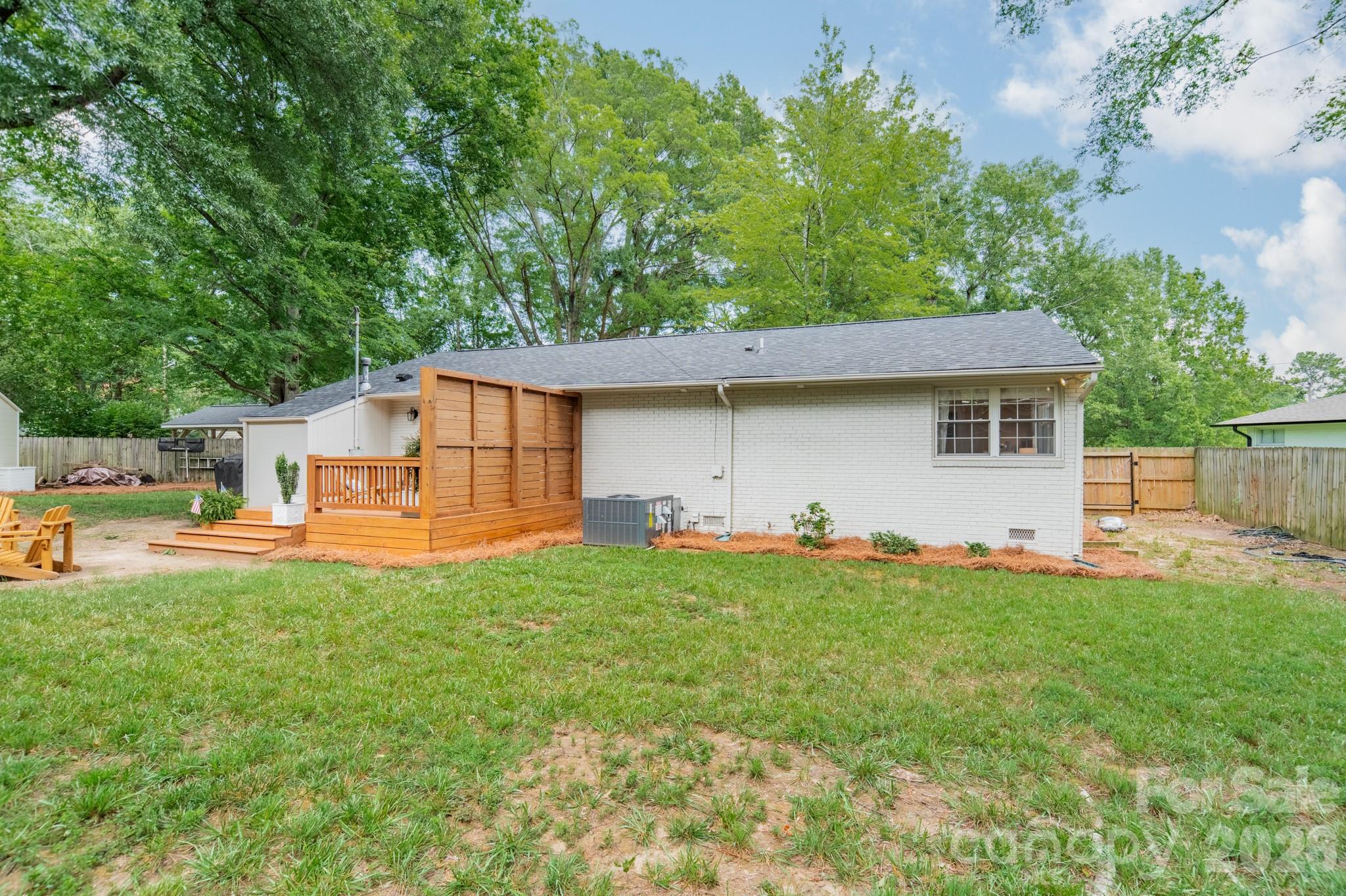 4865 Oglethorpe Place — Charlotte