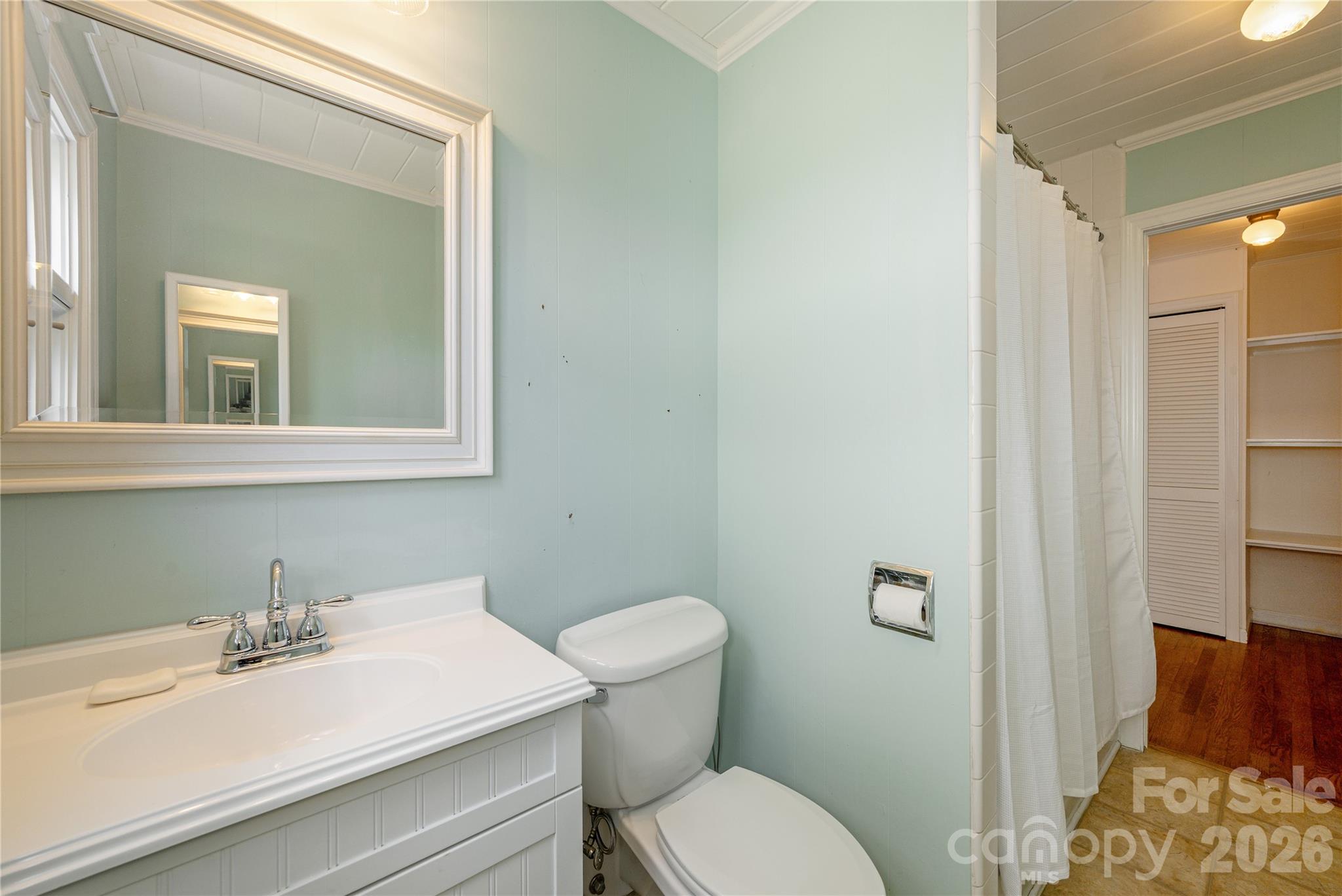 811 Town Mountain Road — Asheville