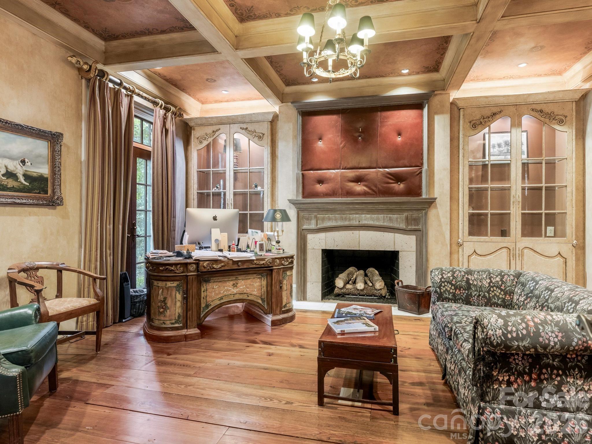 4523 Fox Brook Lane — Charlotte