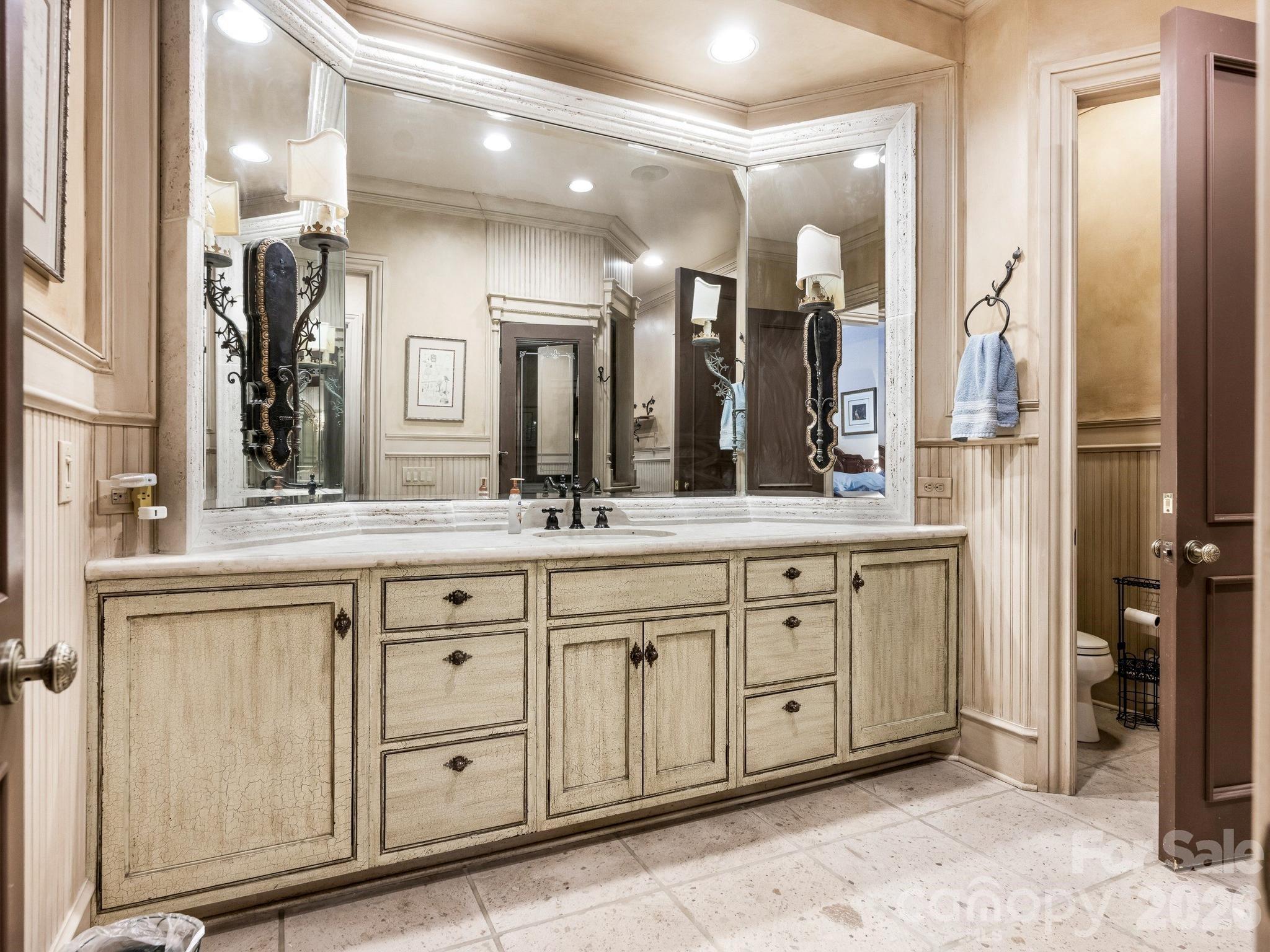 4523 Fox Brook Lane — Charlotte