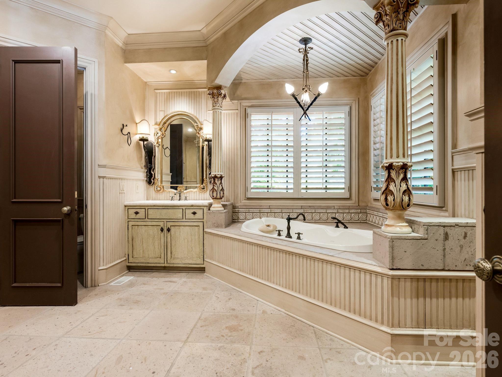 4523 Fox Brook Lane — Charlotte