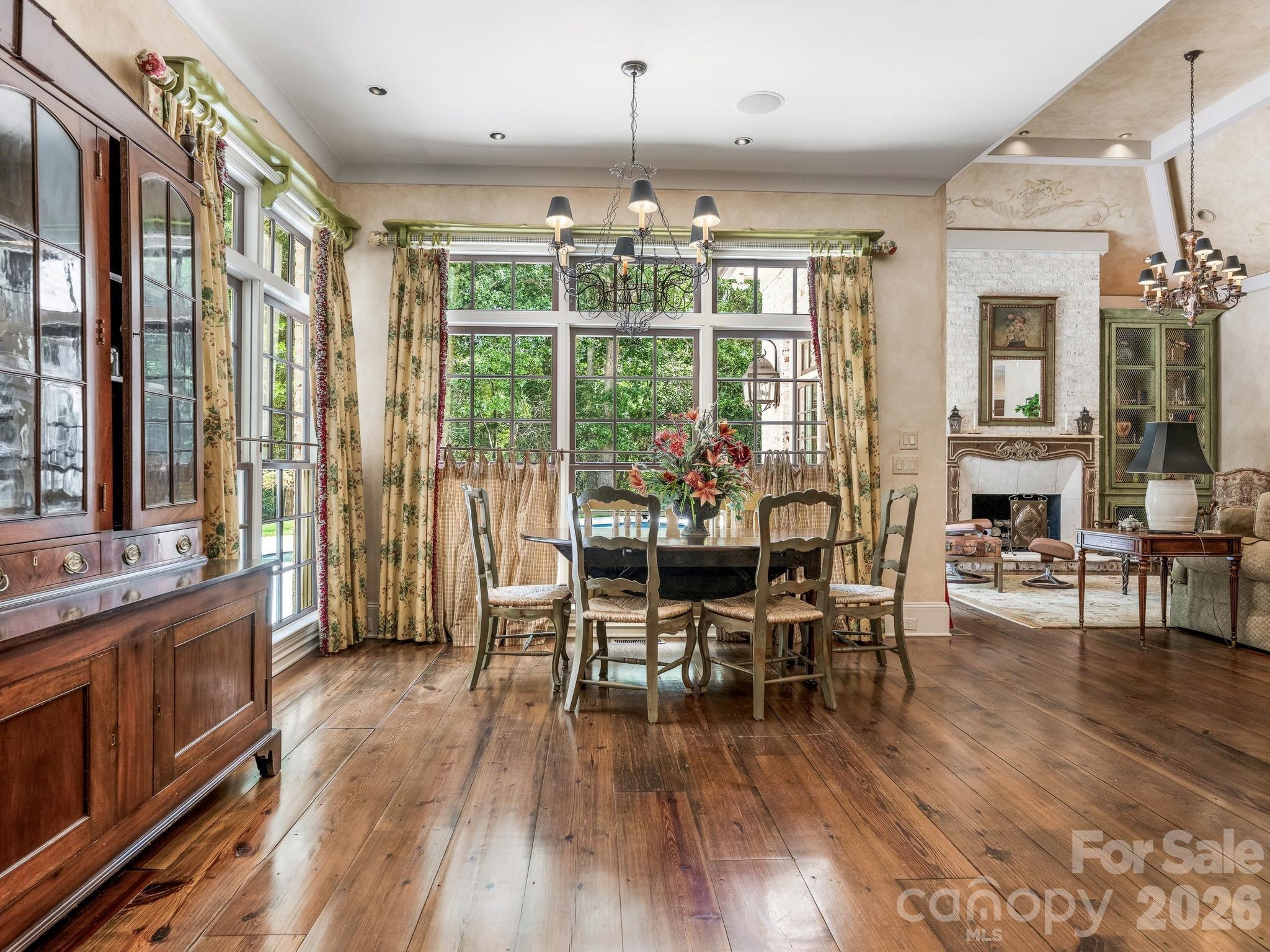 4523 Fox Brook Lane — Charlotte