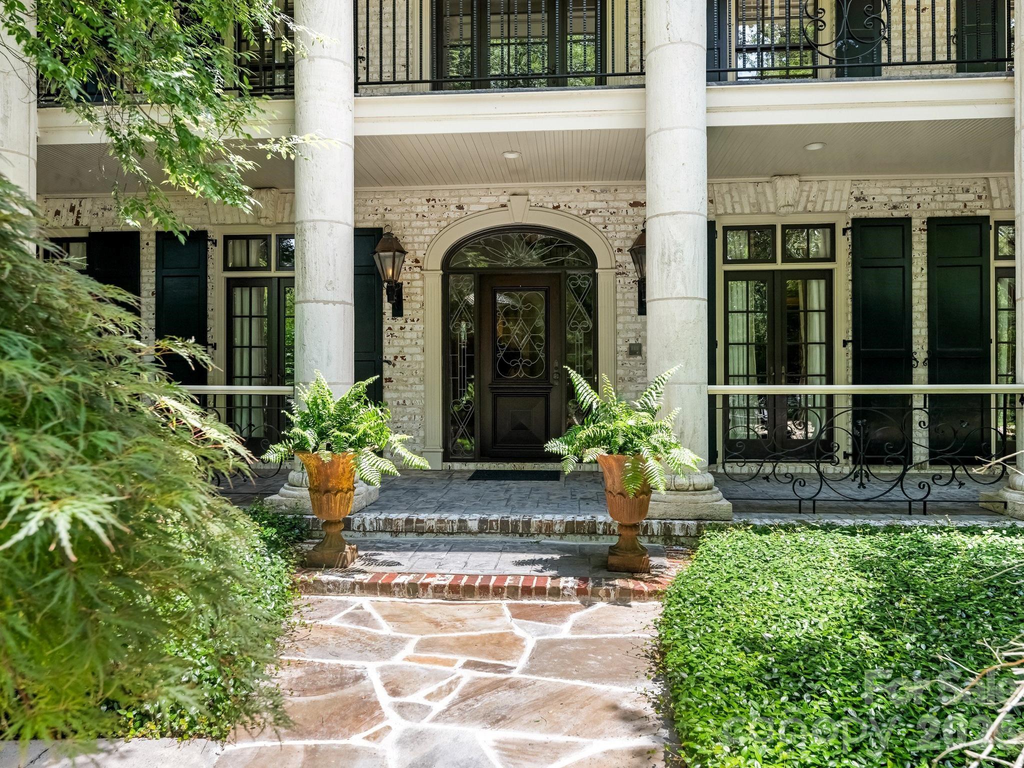 4523 Fox Brook Lane — Charlotte